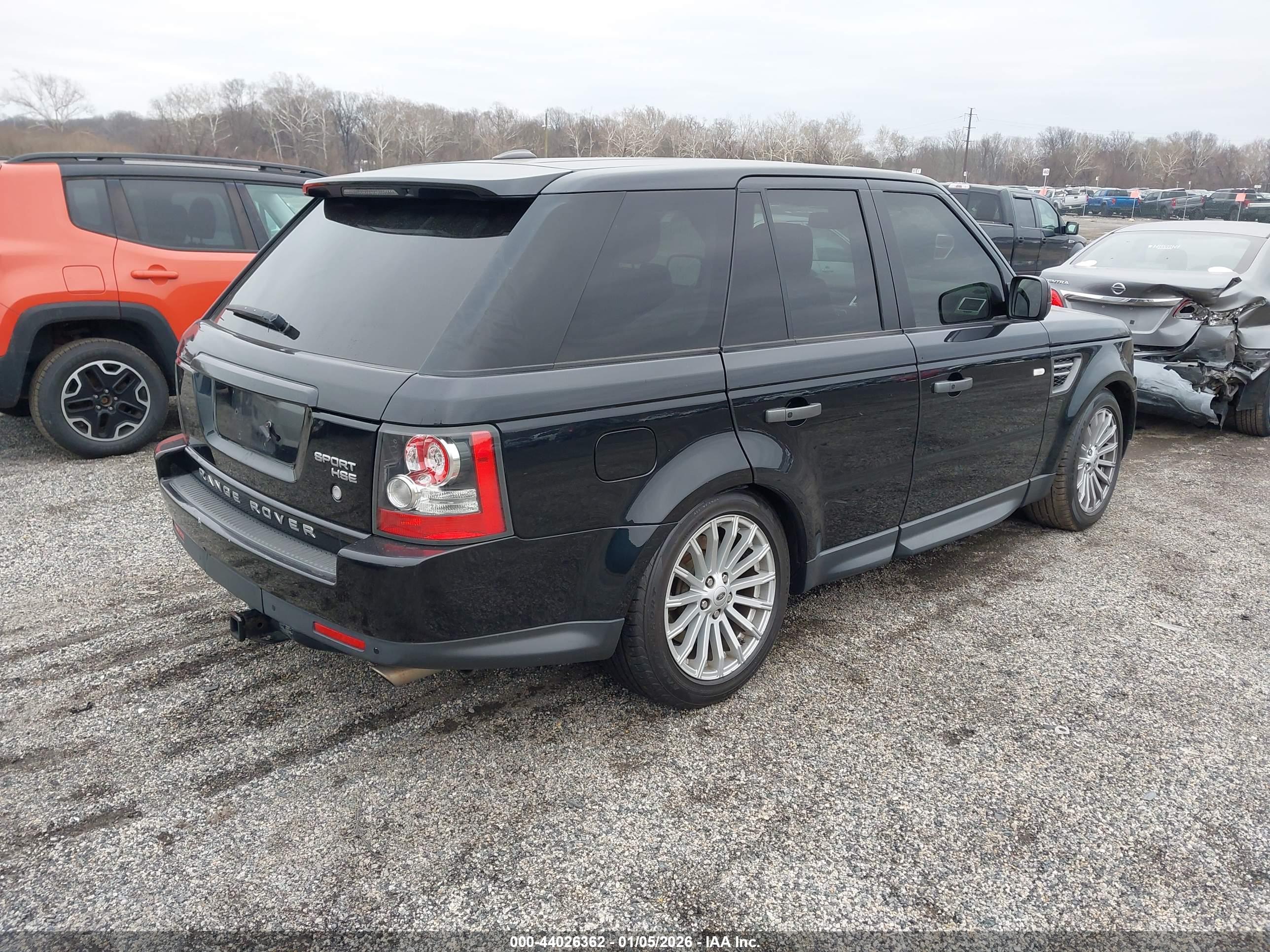 LAND ROVER image 4