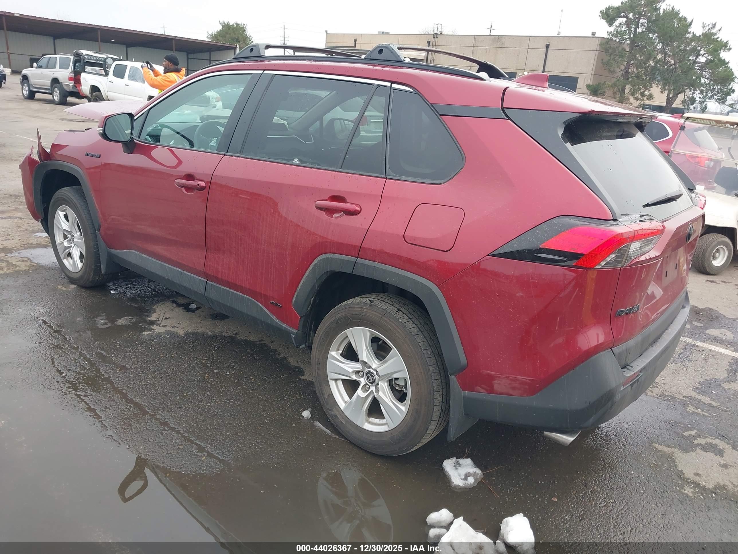 TOYOTA RAV4 image 3