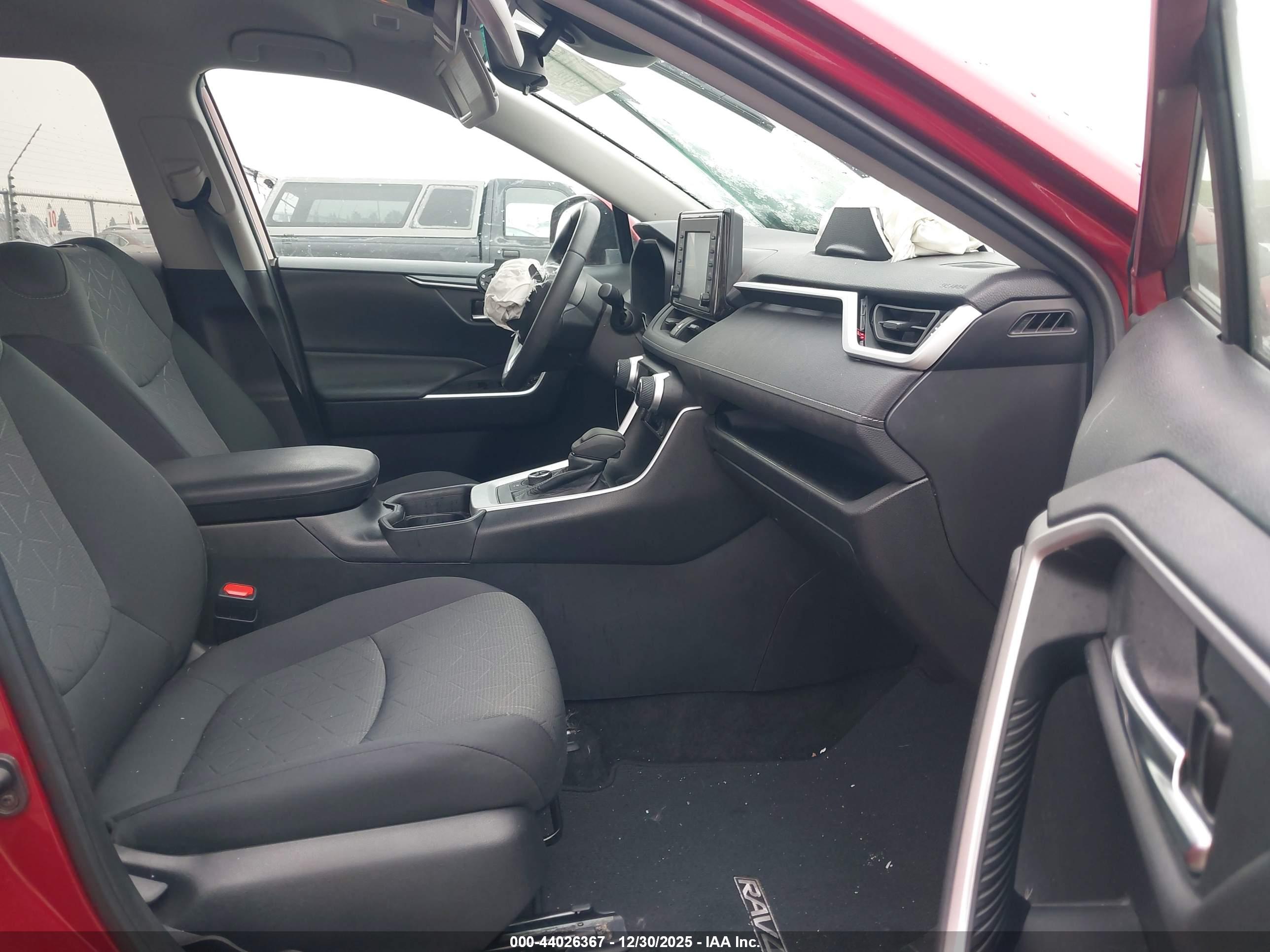 TOYOTA RAV4 image 5