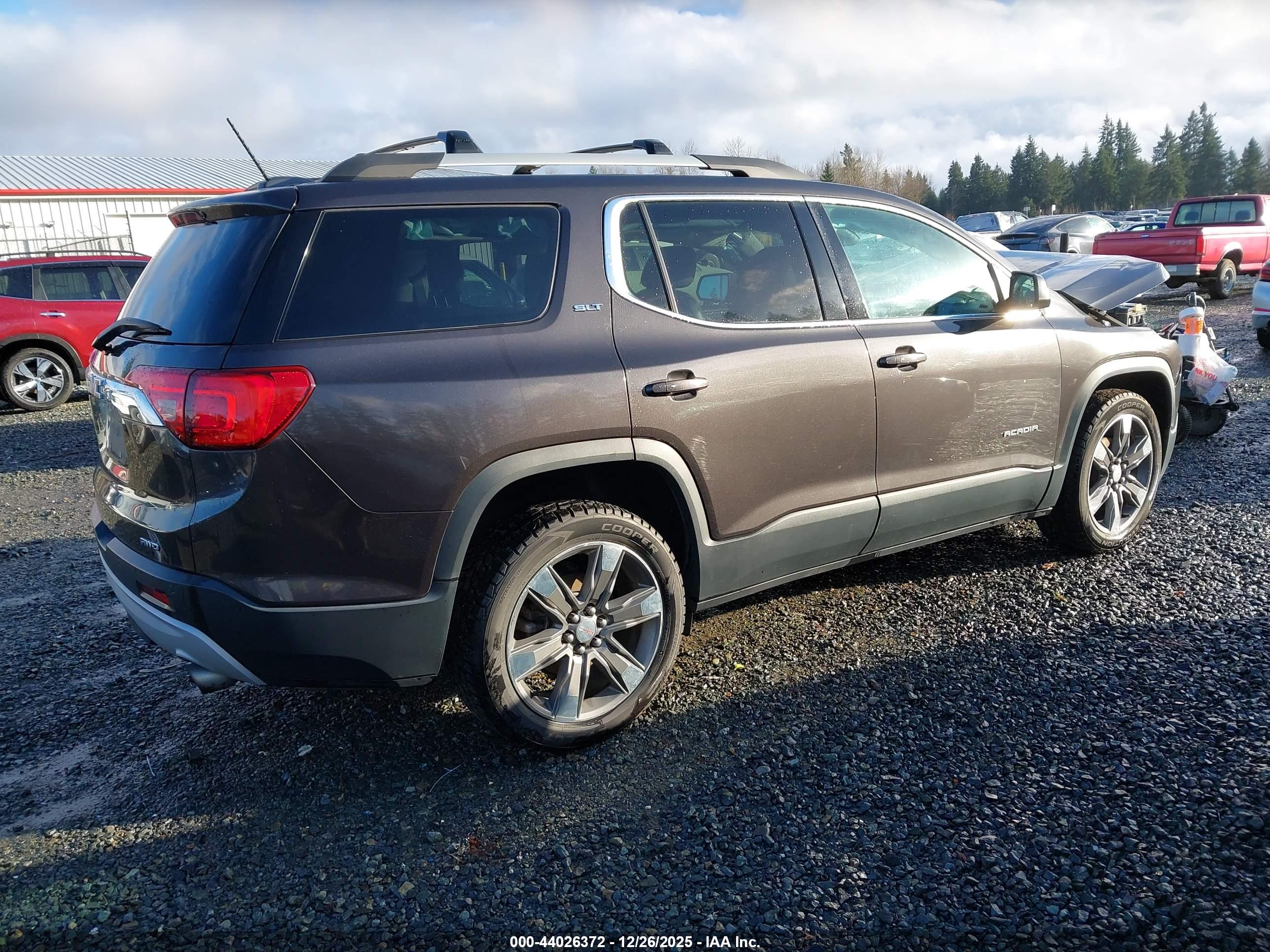 GMC ACADIA image 4