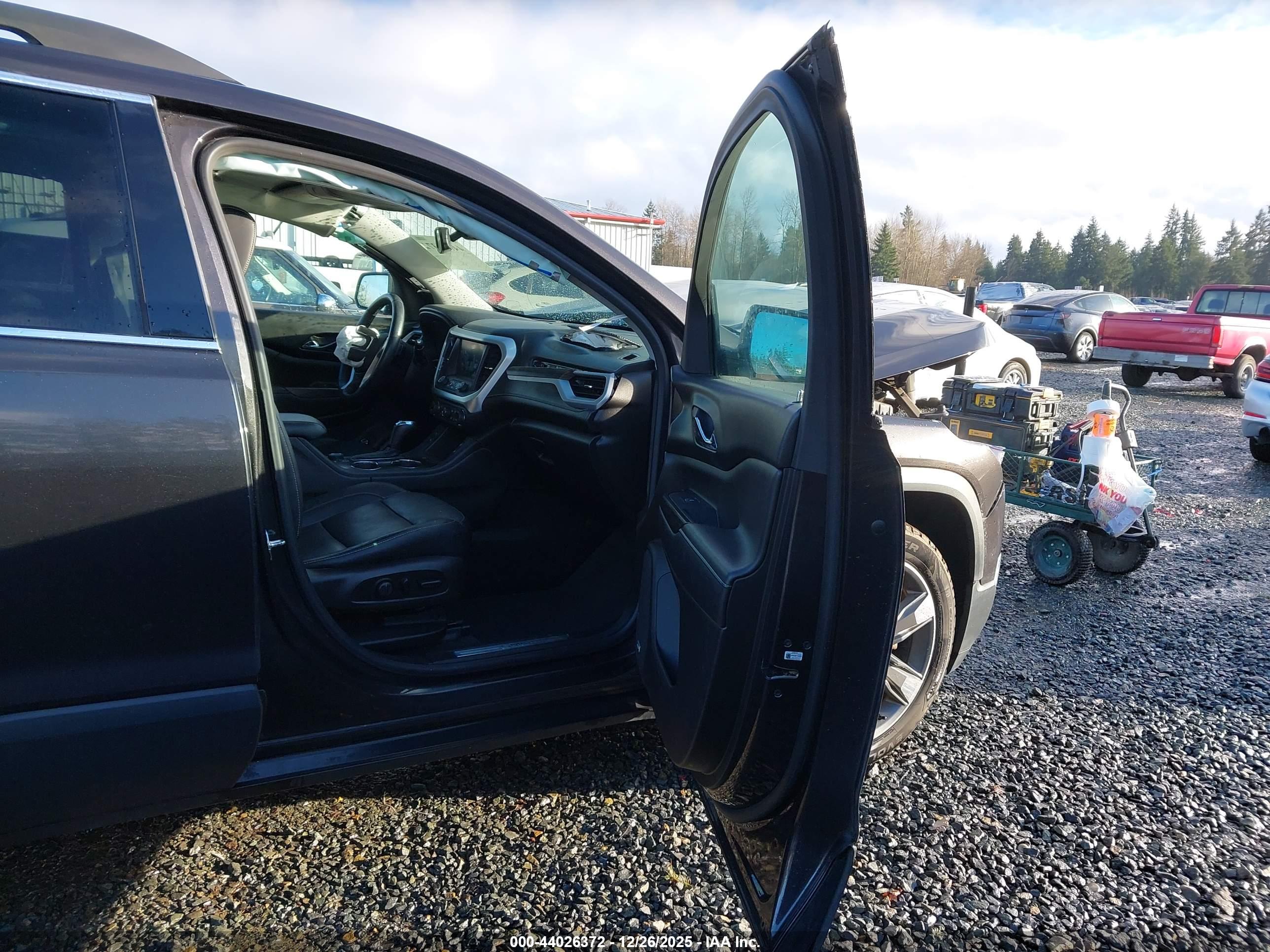 GMC ACADIA image 5