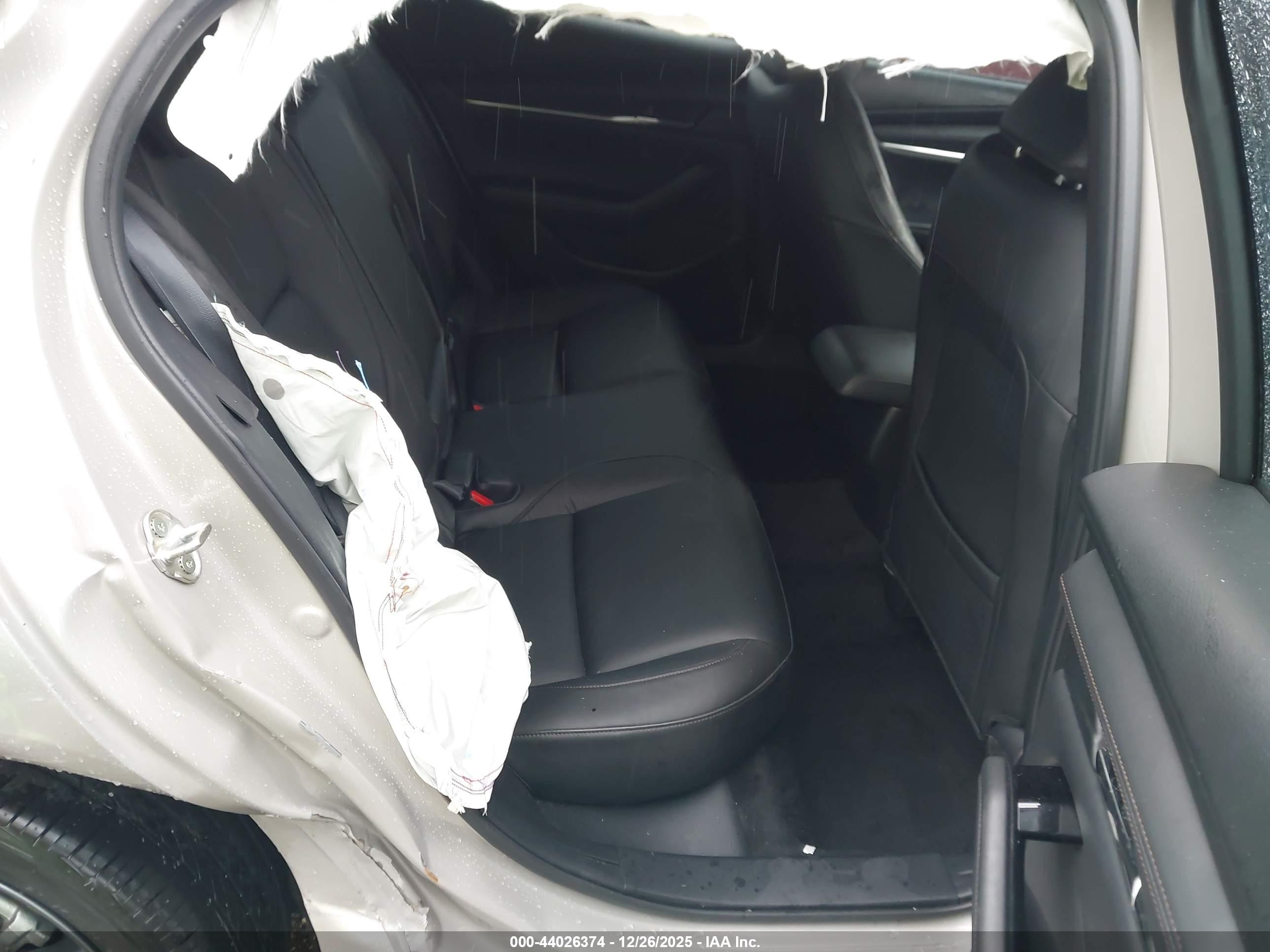 MAZDA MAZDA3 image 8