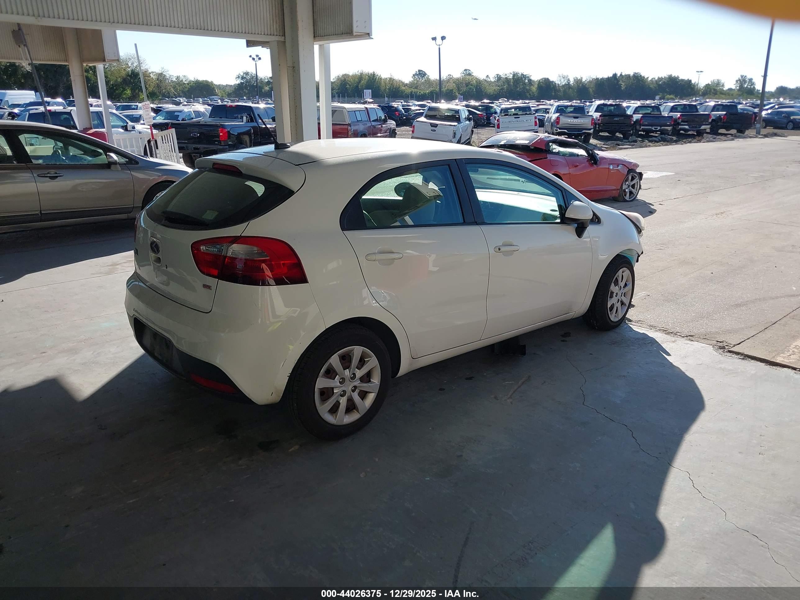 KIA RIO5 image 4