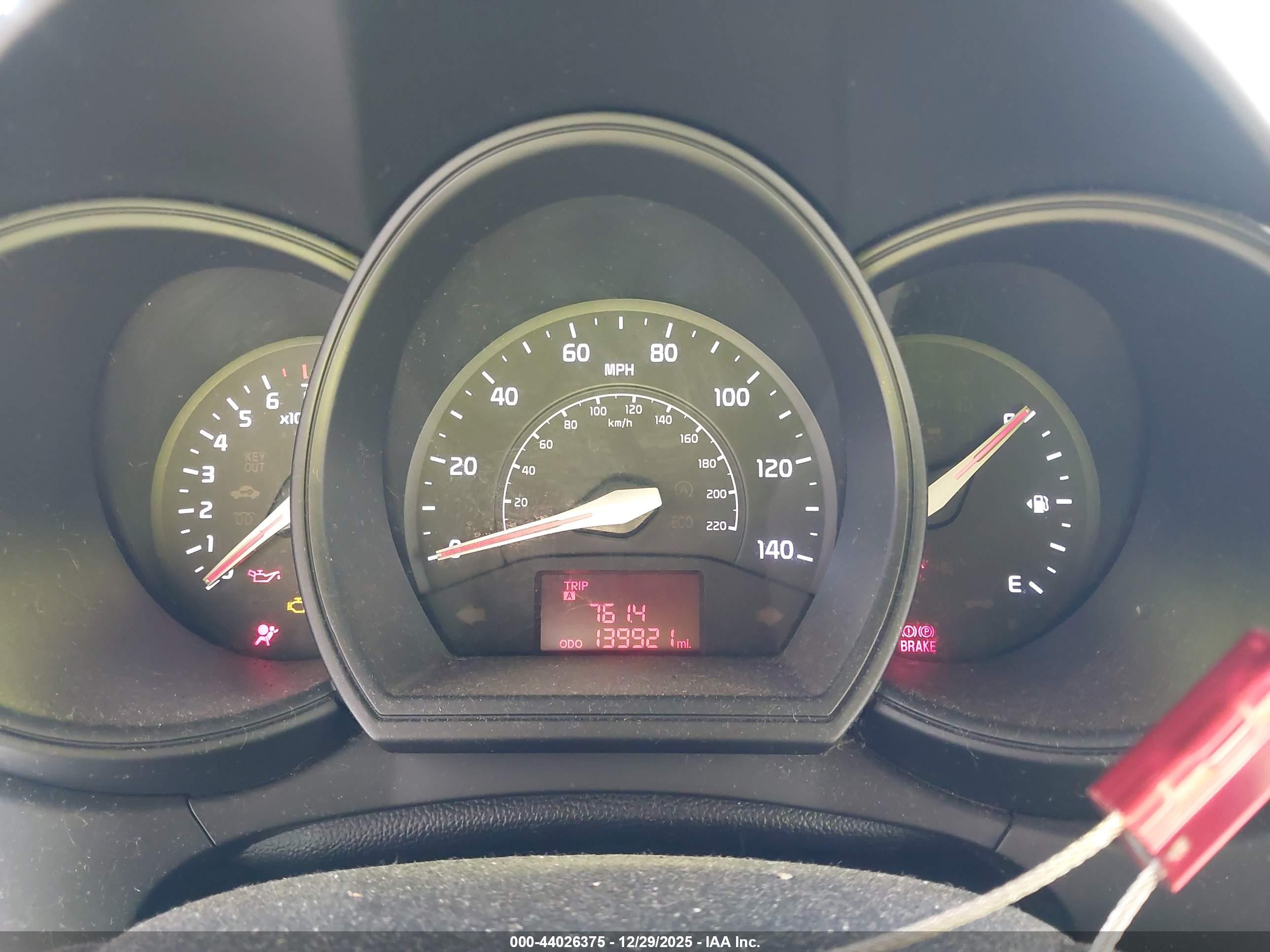 KIA RIO5 image 7