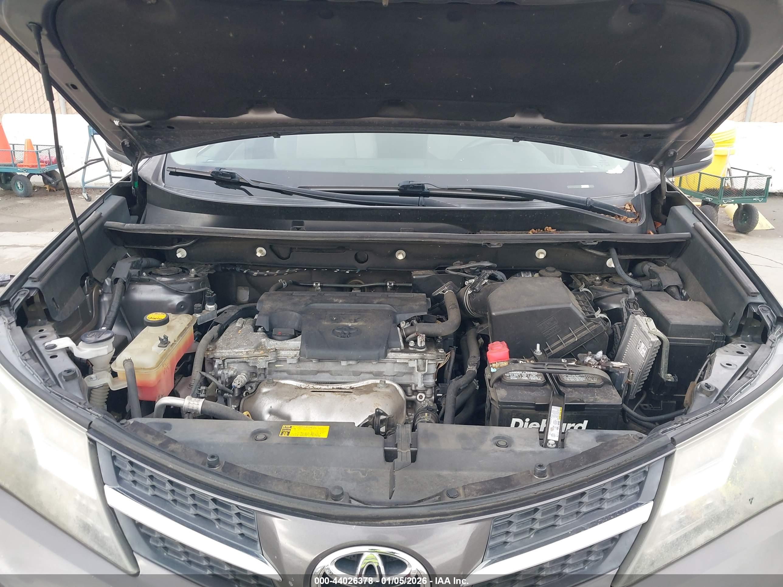 TOYOTA RAV4 image 10
