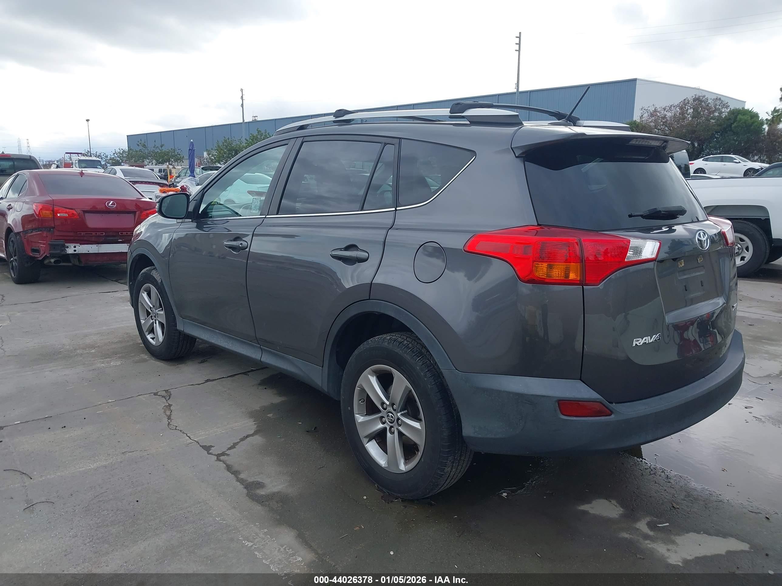TOYOTA RAV4 image 3