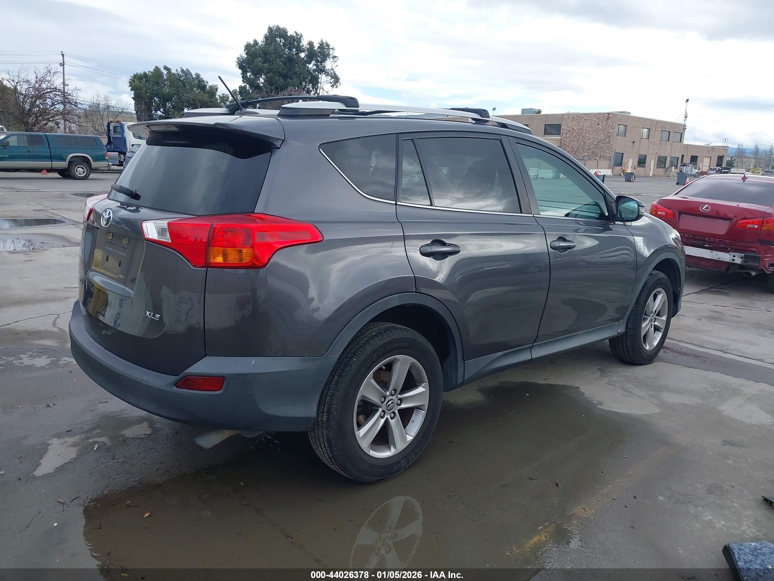 TOYOTA RAV4 image 4