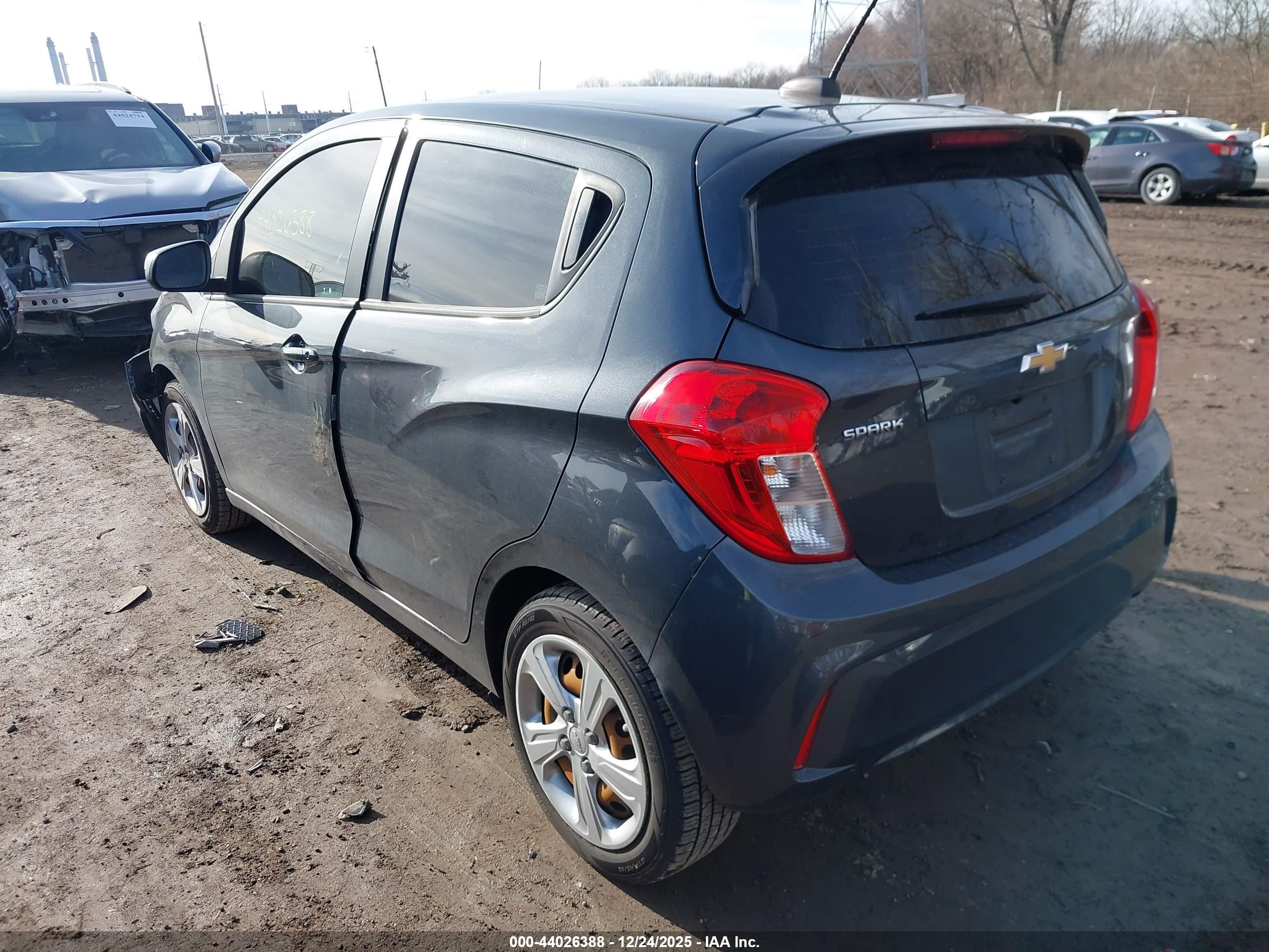 CHEVROLET SPARK image 3