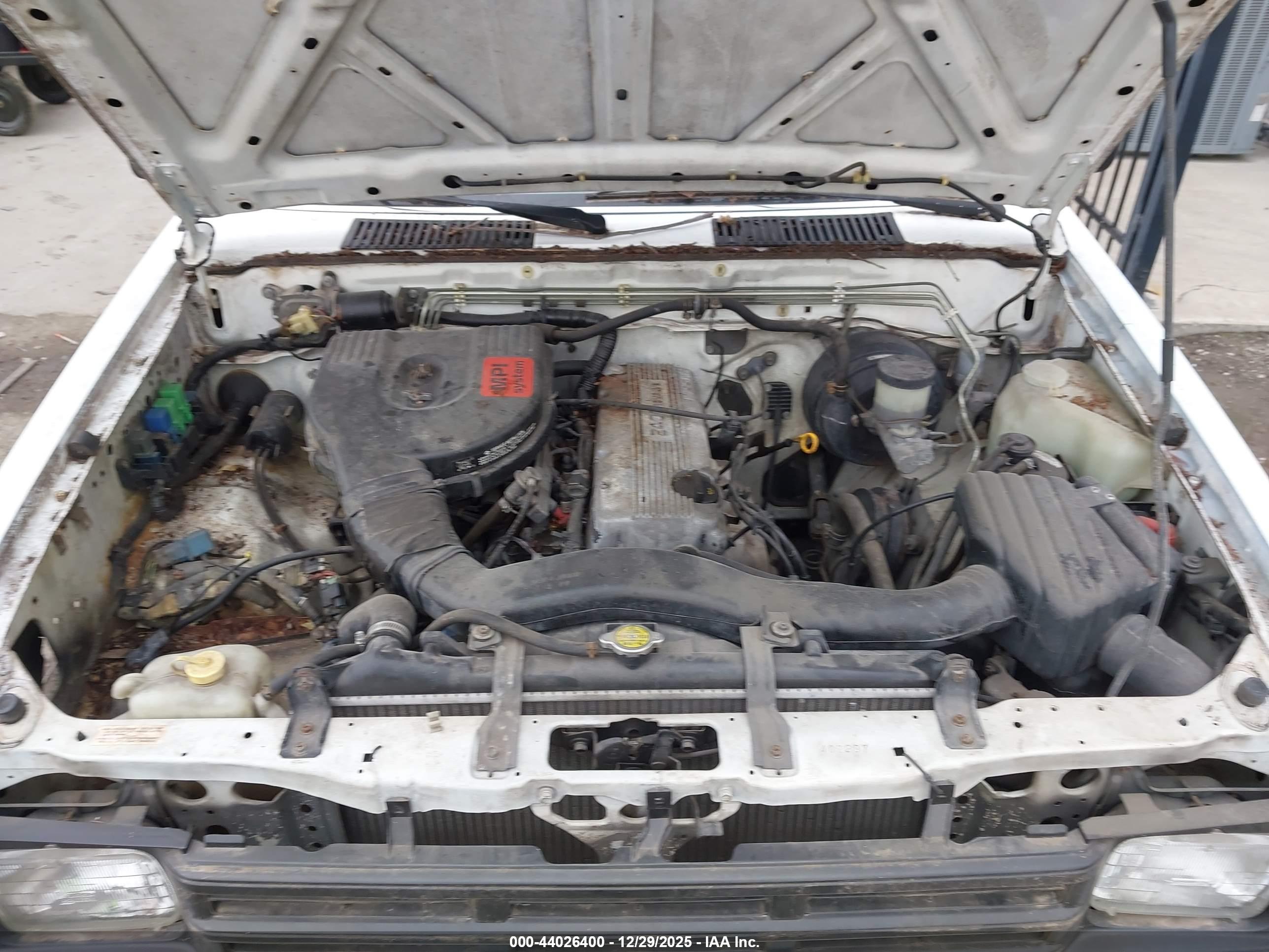 NISSAN TRUCK image 10