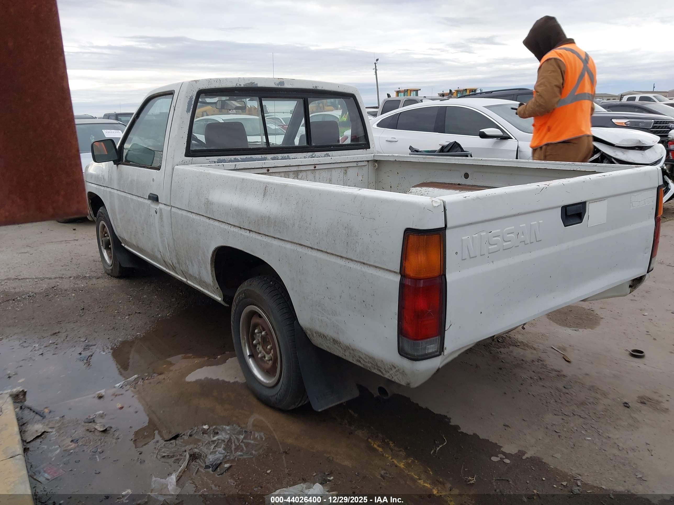 NISSAN TRUCK image 3