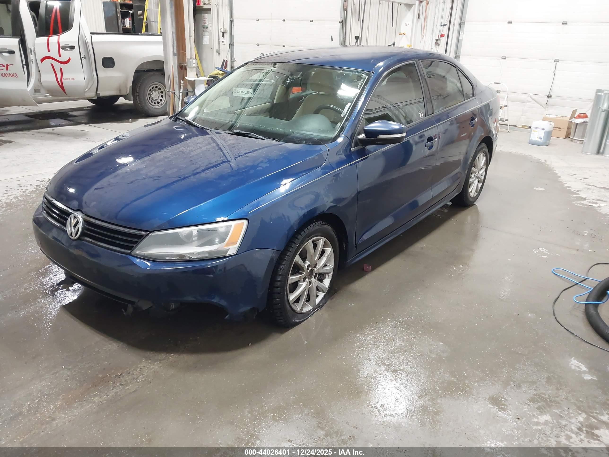 VOLKSWAGEN JETTA image 2