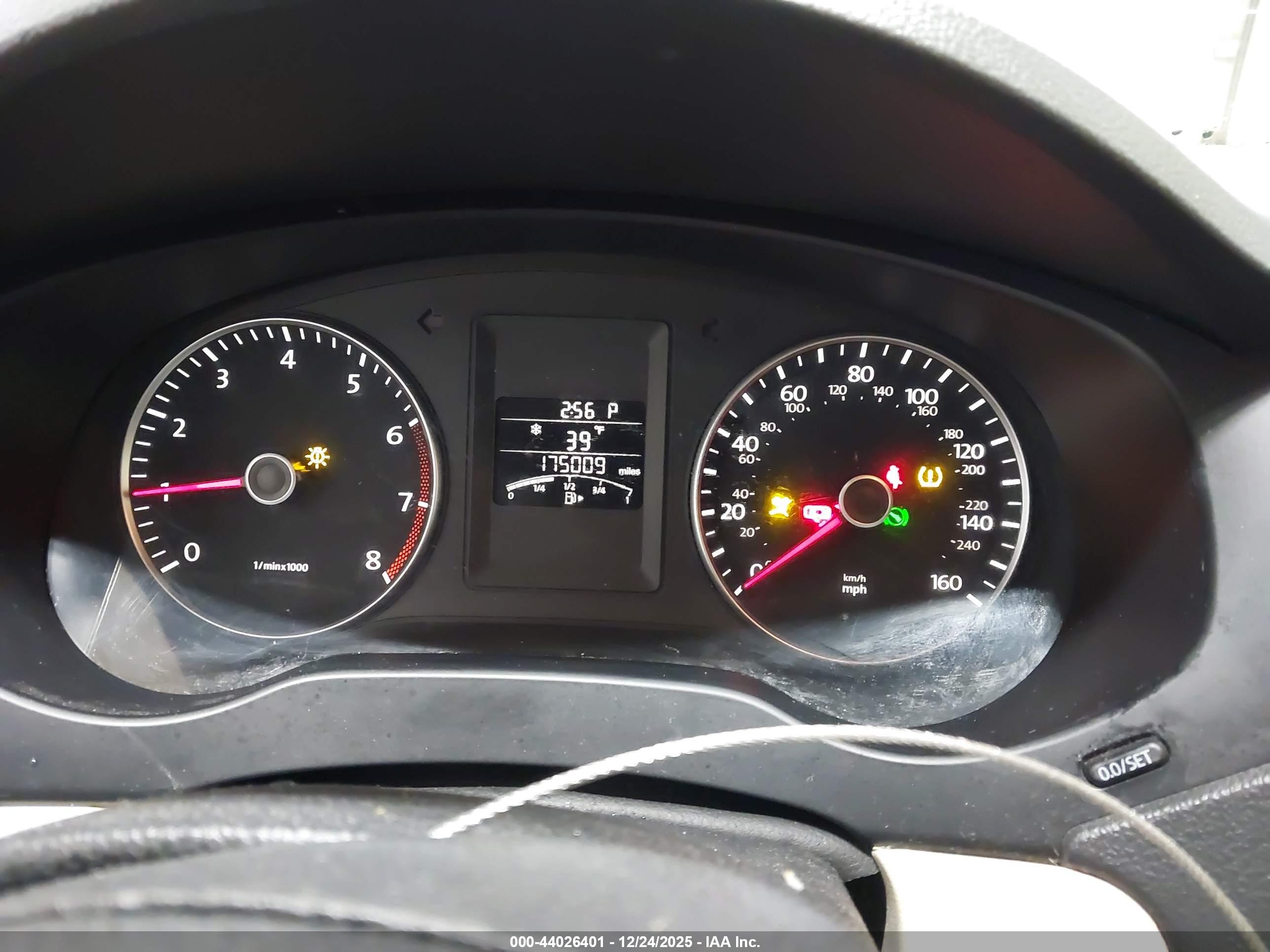 VOLKSWAGEN JETTA image 7