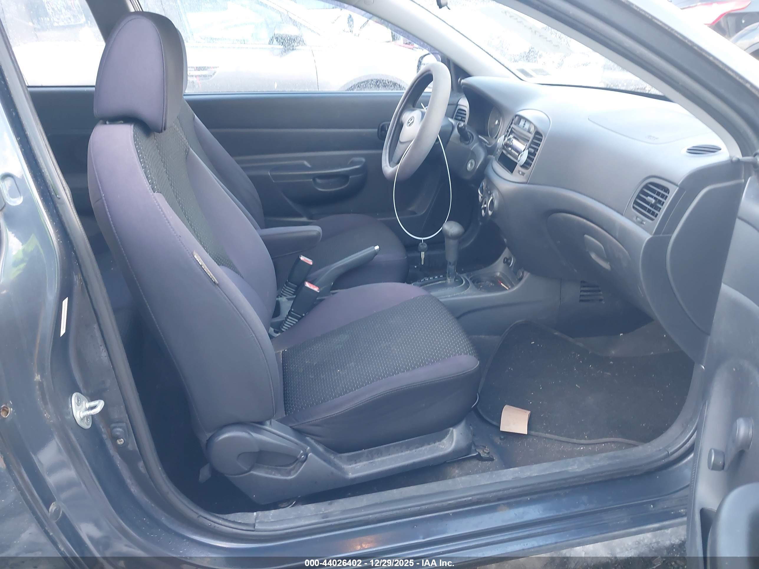 HYUNDAI ACCENT image 5