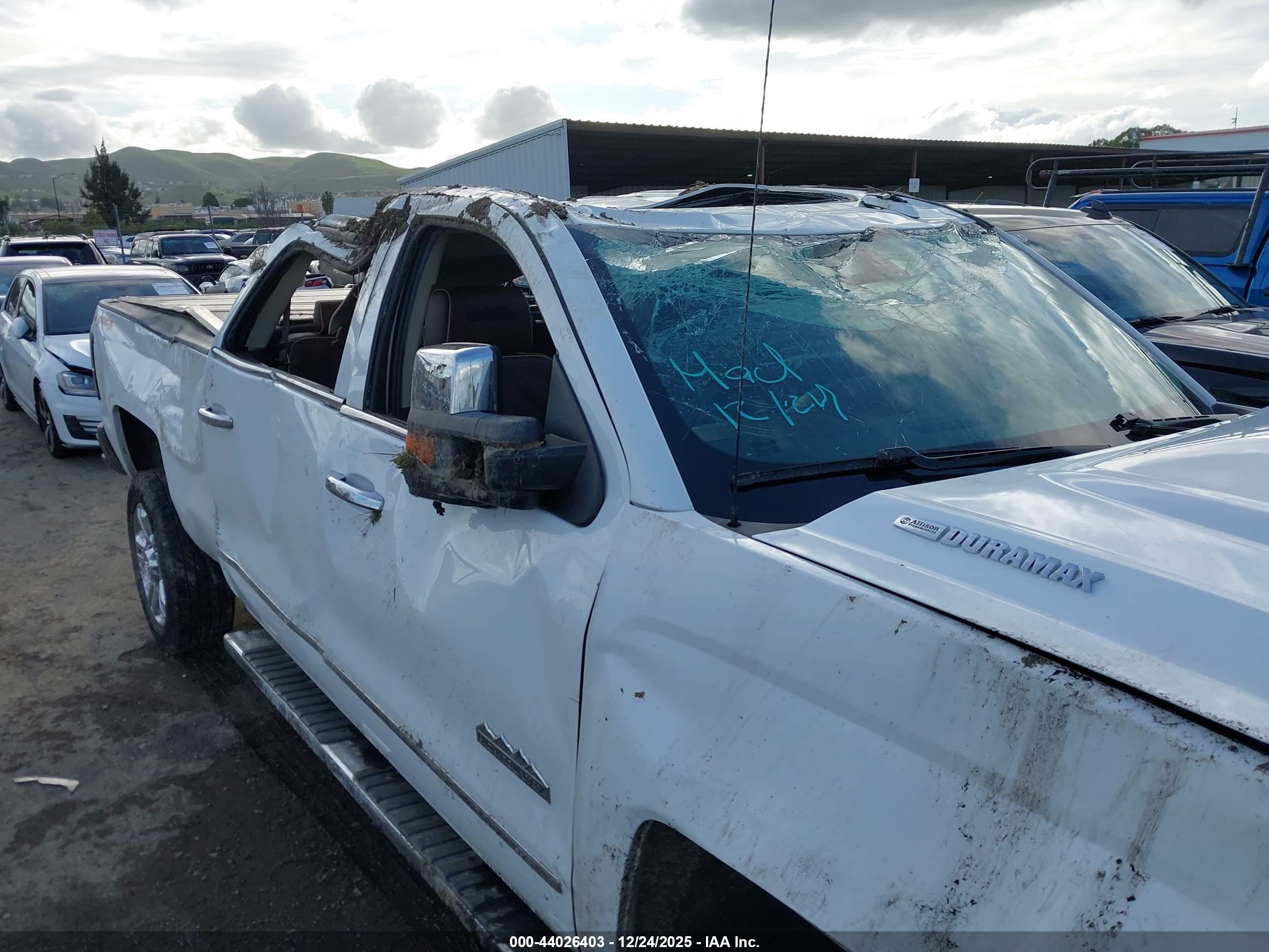 CHEVROLET SILVERADO image 6