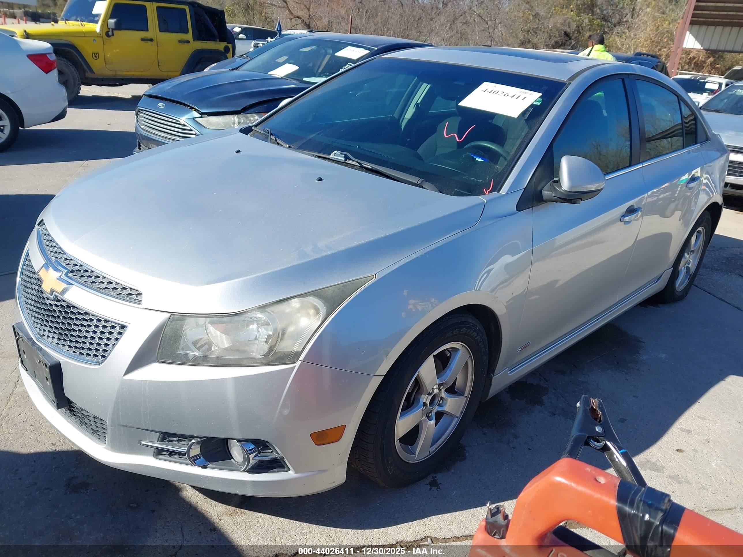 CHEVROLET CRUZE image 2