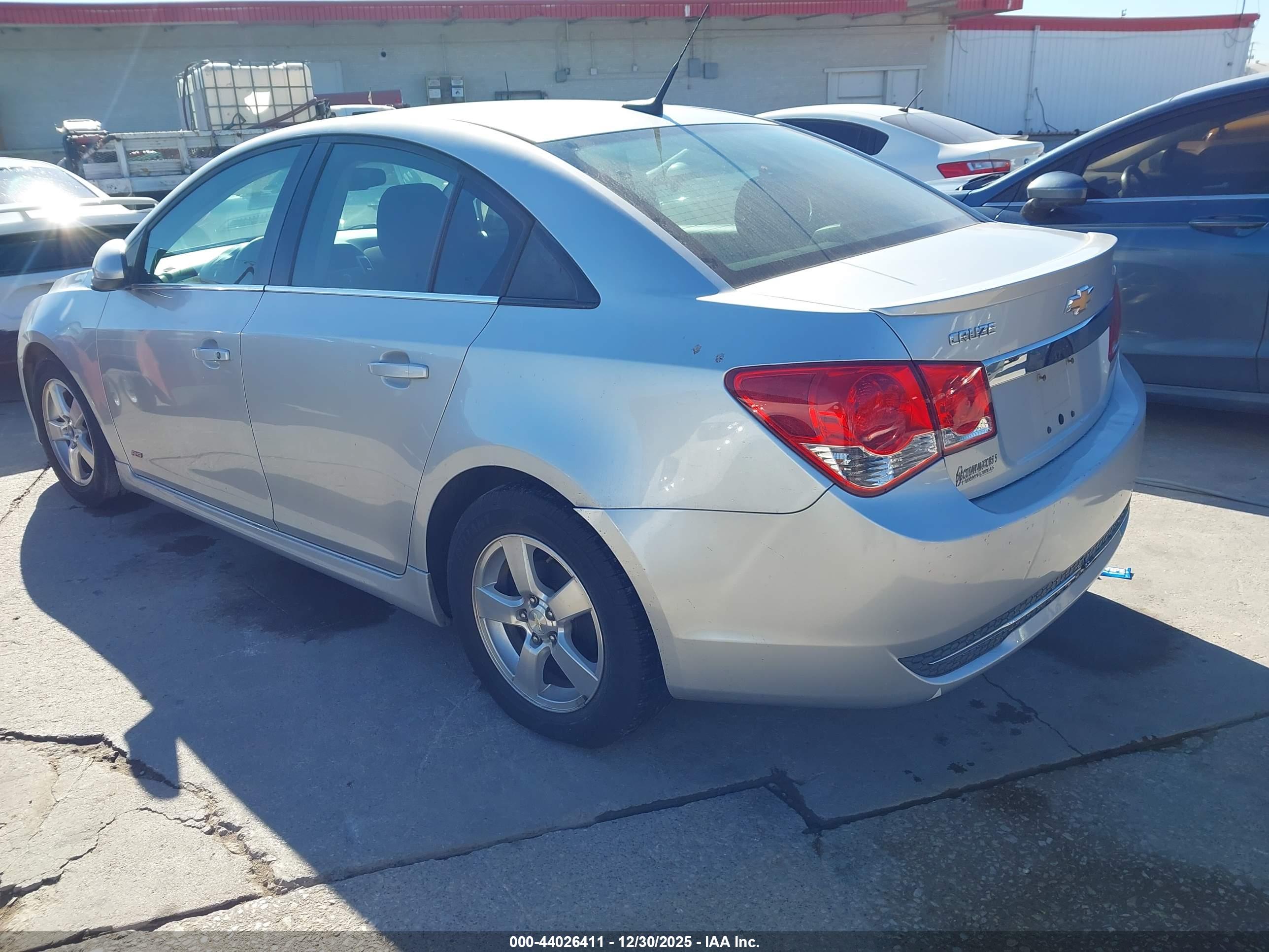 CHEVROLET CRUZE image 3