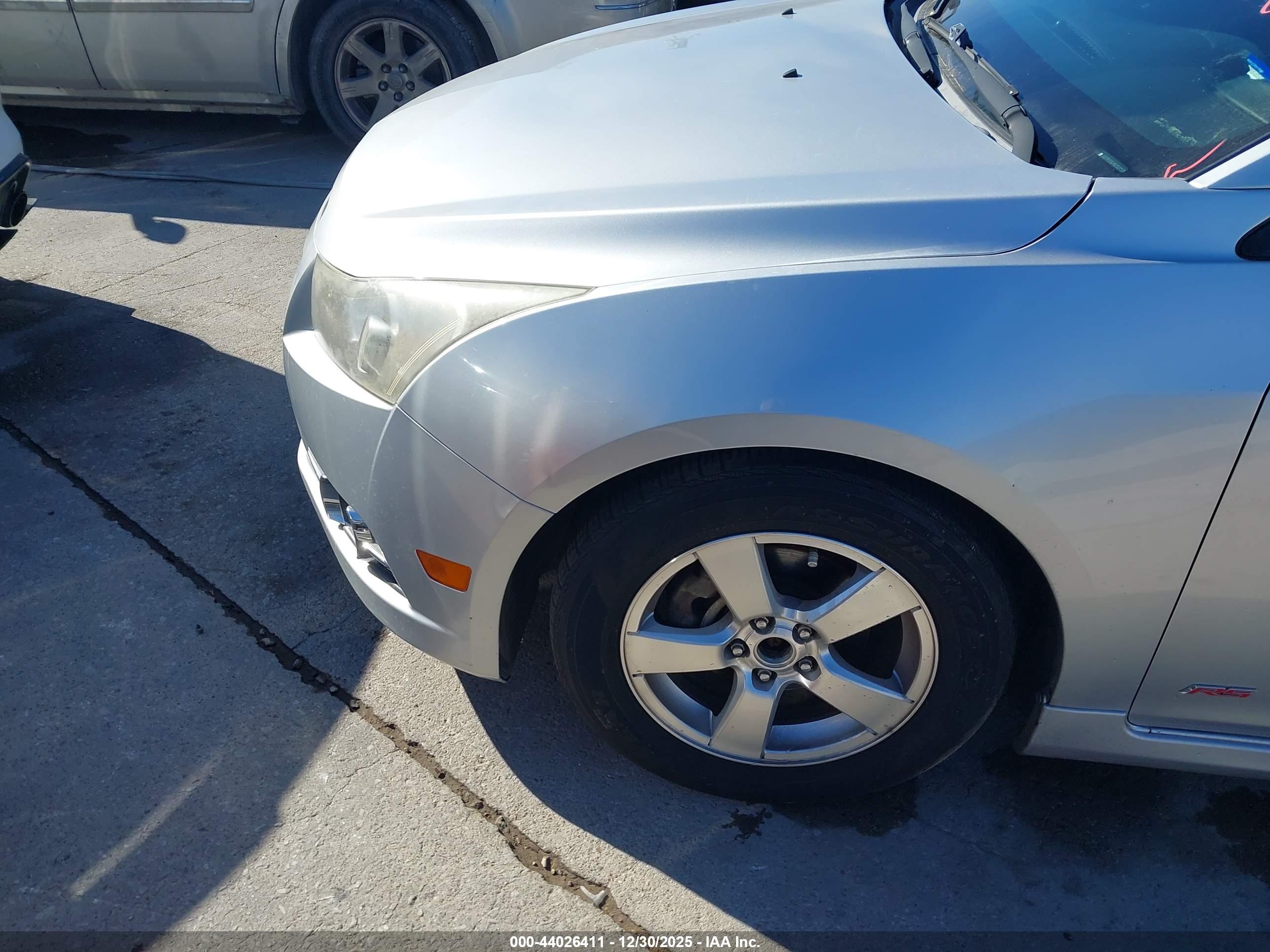 CHEVROLET CRUZE image 6
