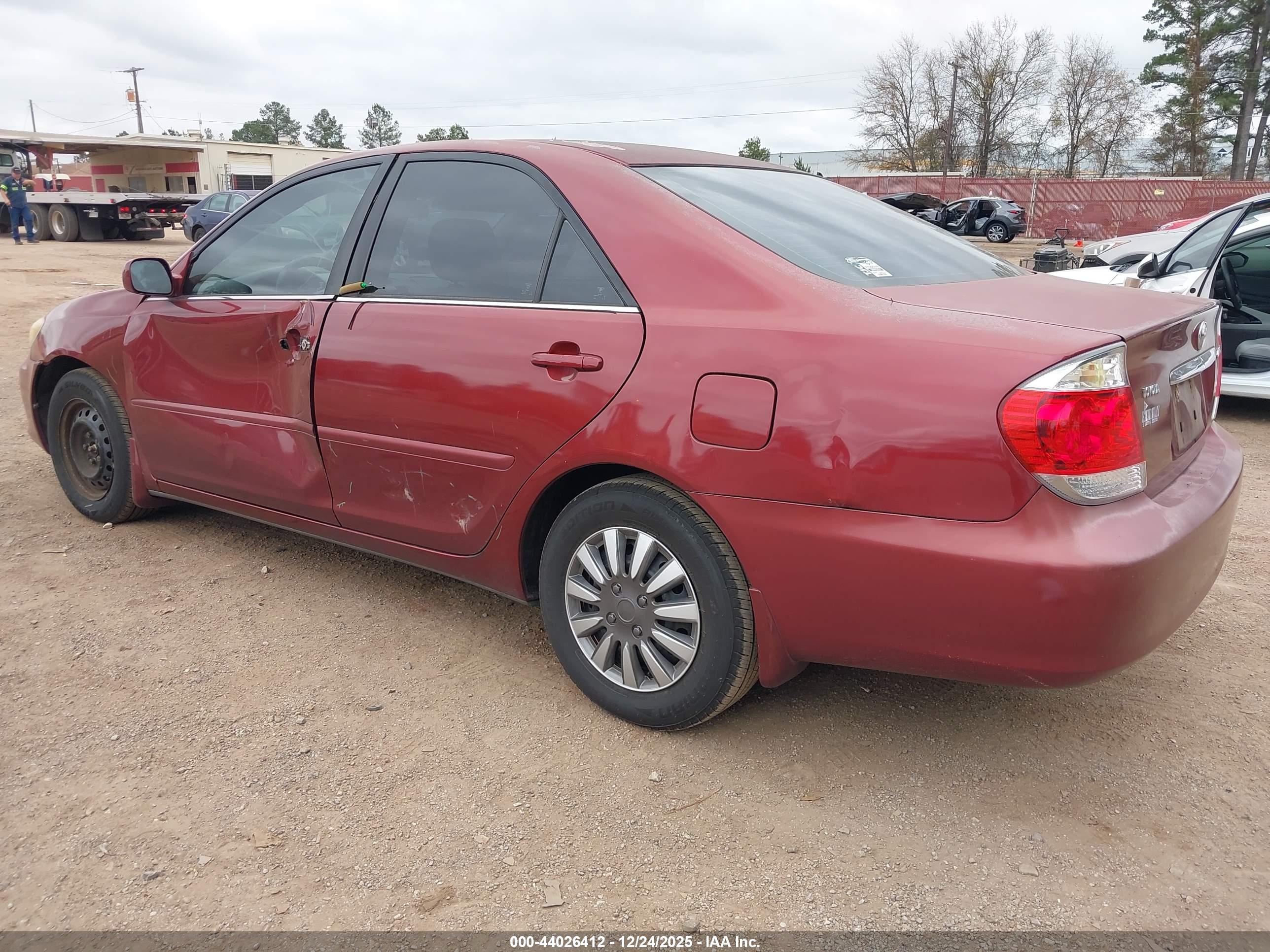 TOYOTA CAMRY image 3