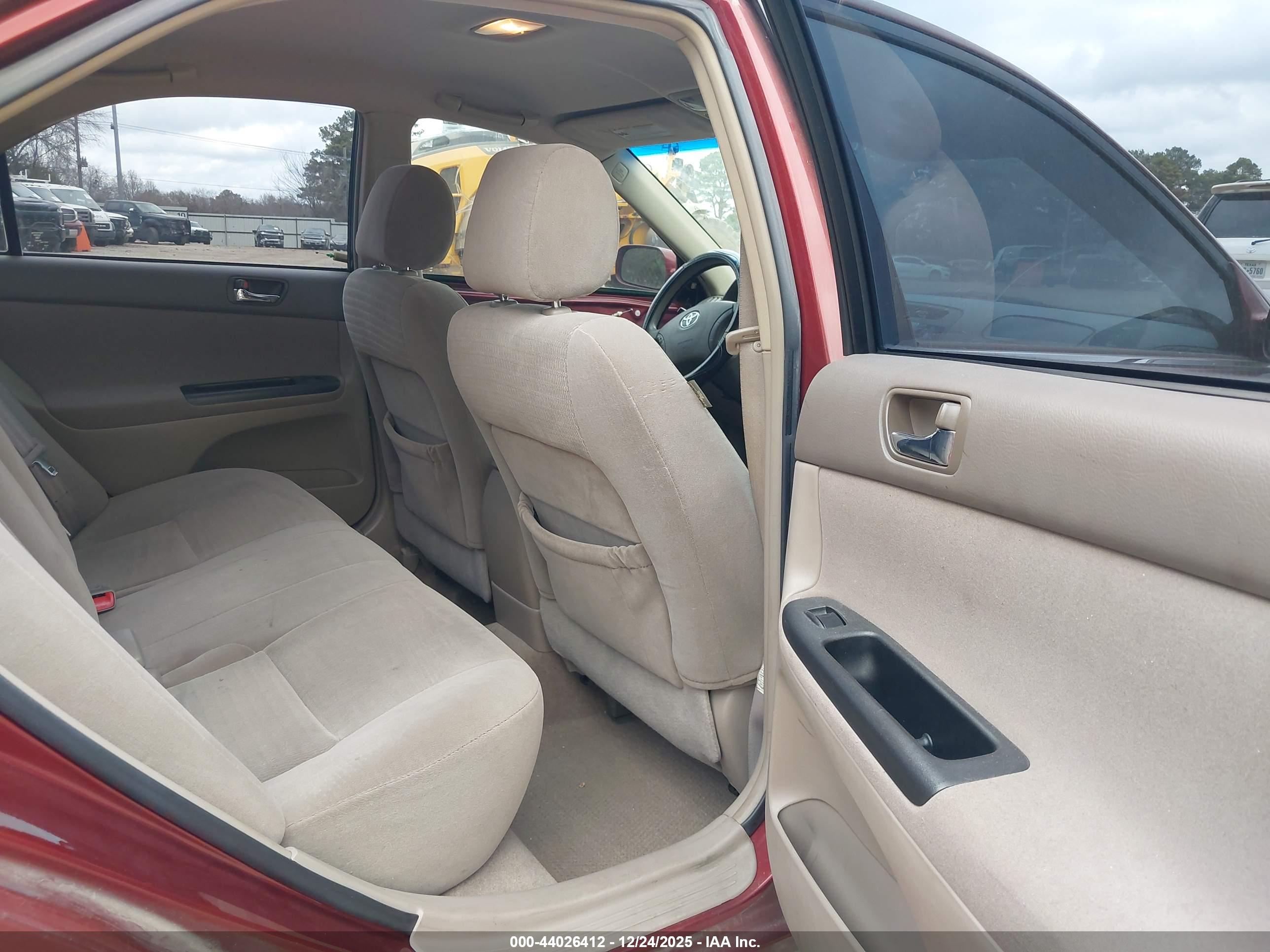 TOYOTA CAMRY image 8