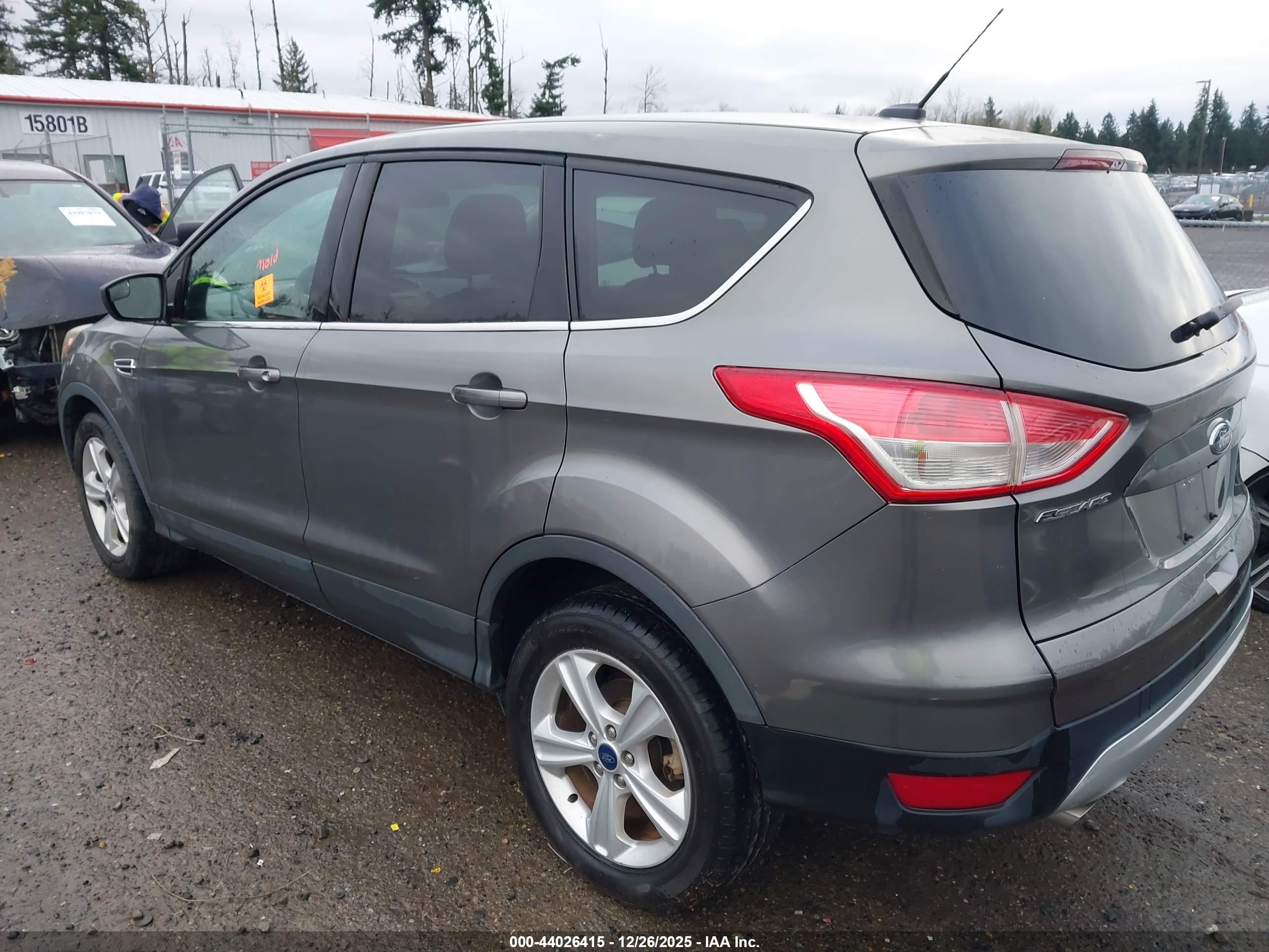 FORD ESCAPE image 3