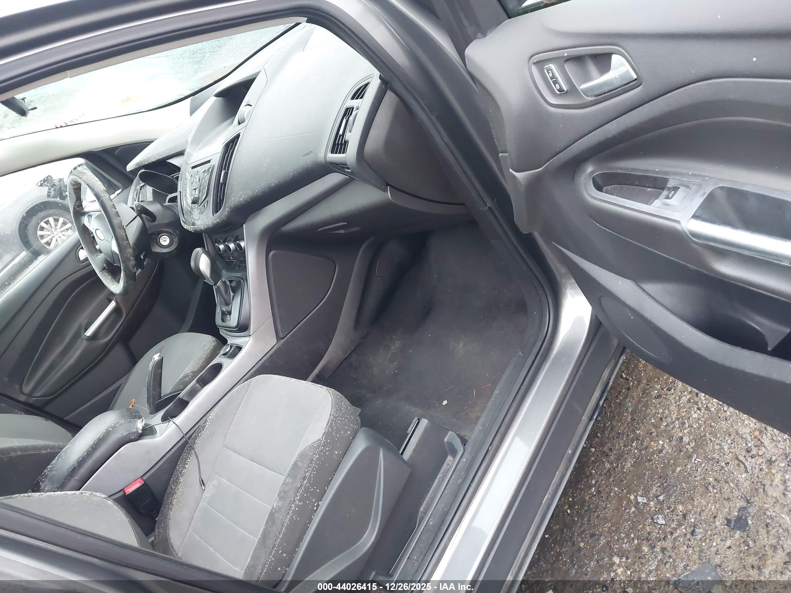 FORD ESCAPE image 5