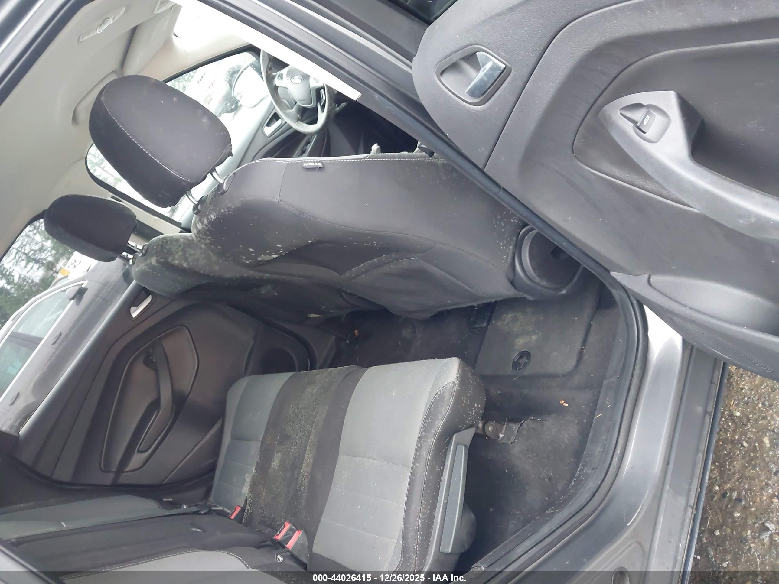 FORD ESCAPE image 8