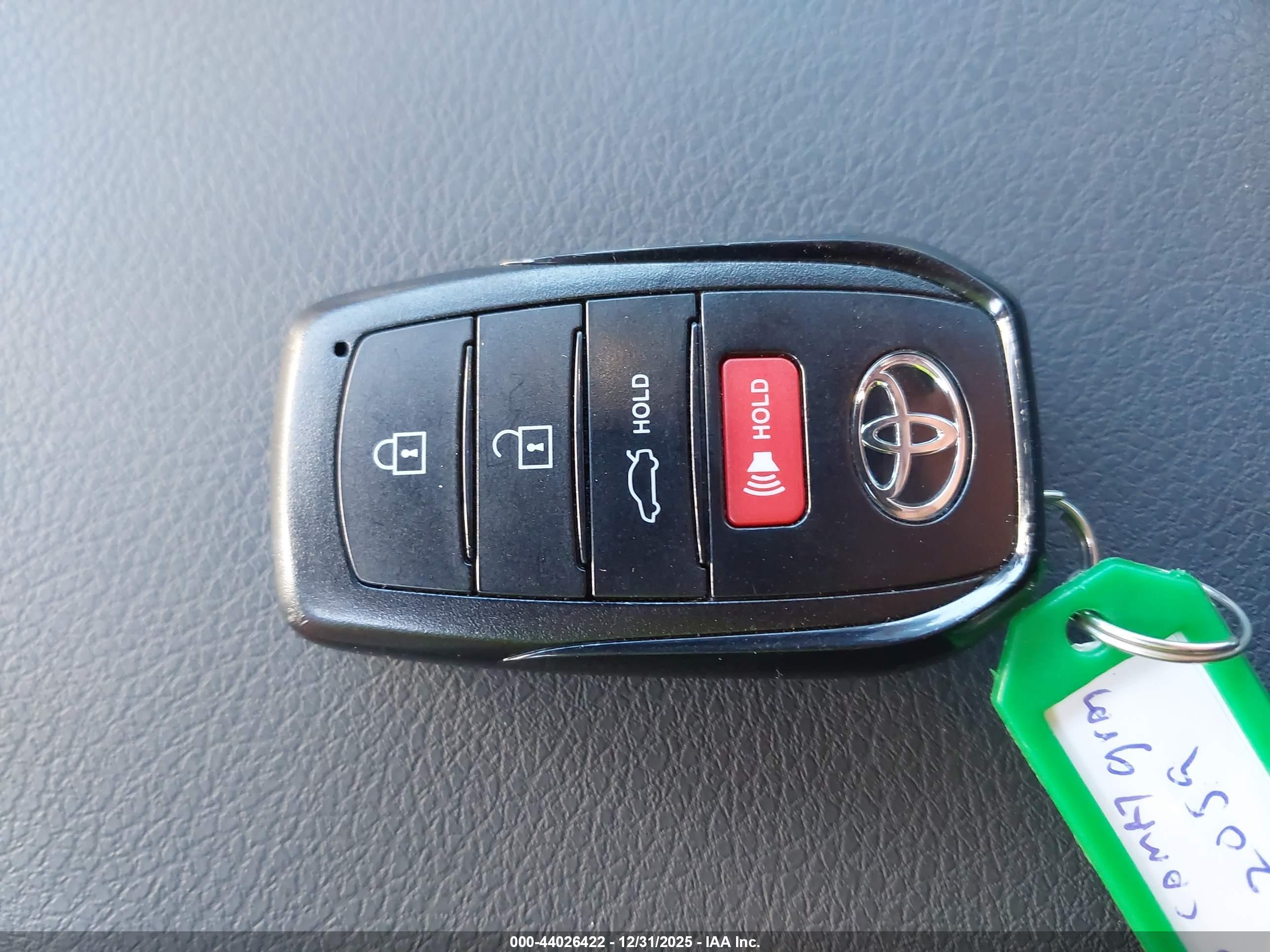 TOYOTA CAMRY image 11