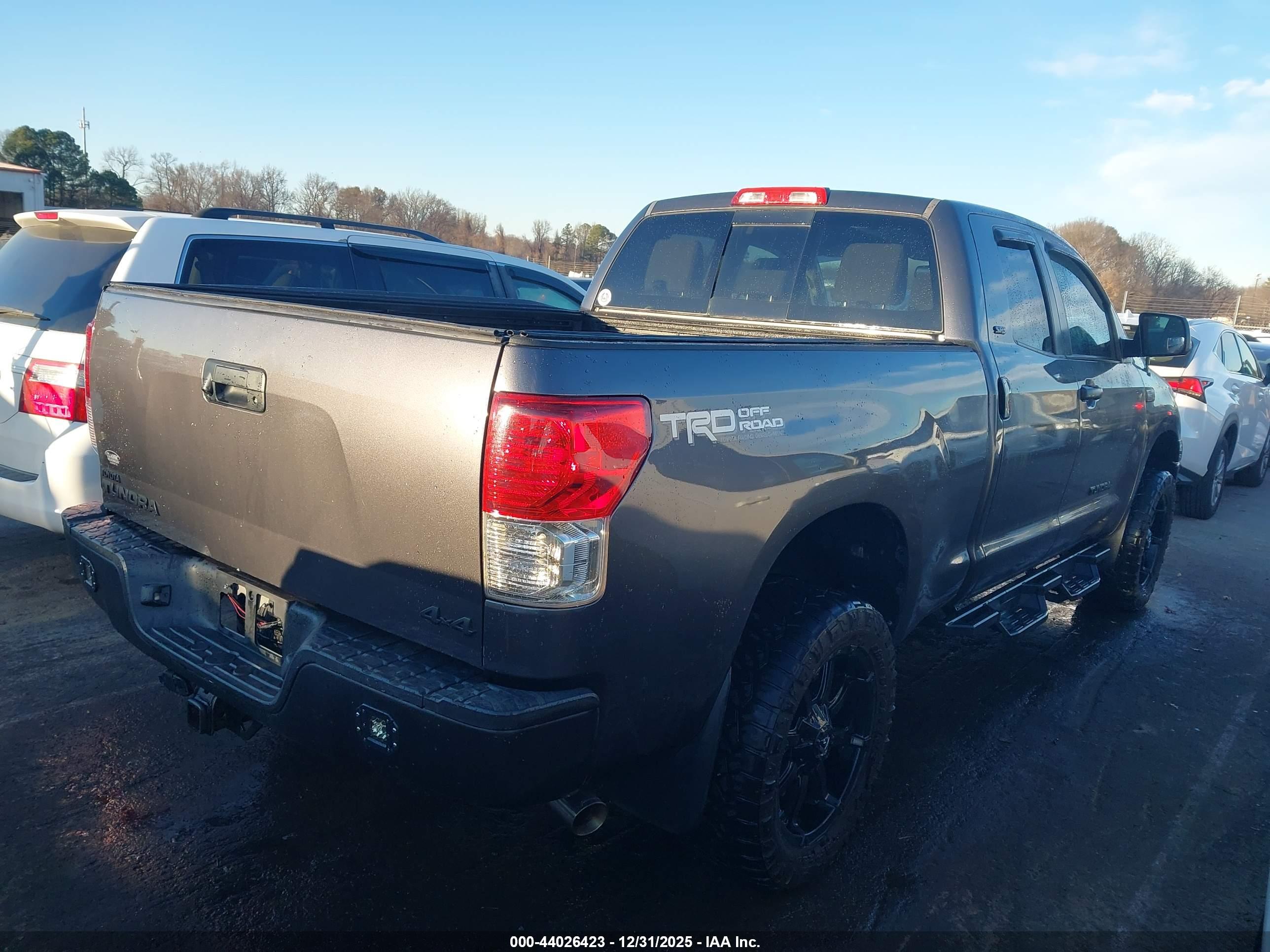 TOYOTA TUNDRA image 4