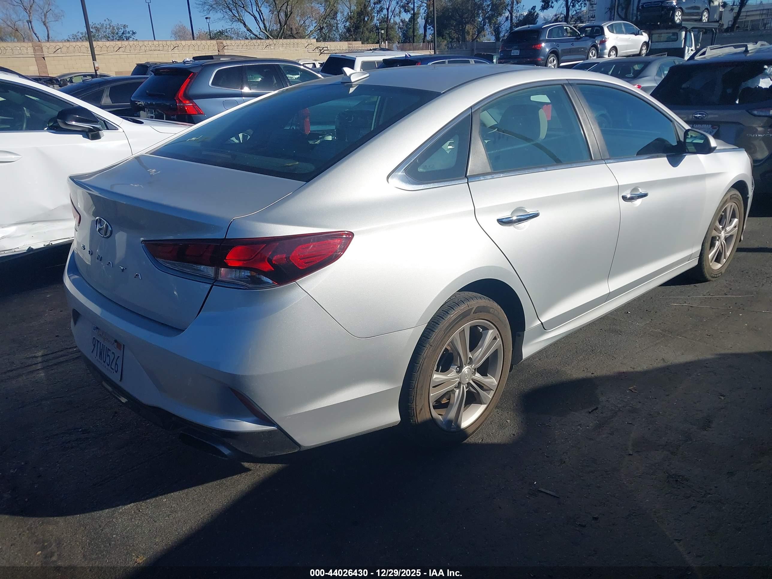 HYUNDAI SONATA image 4