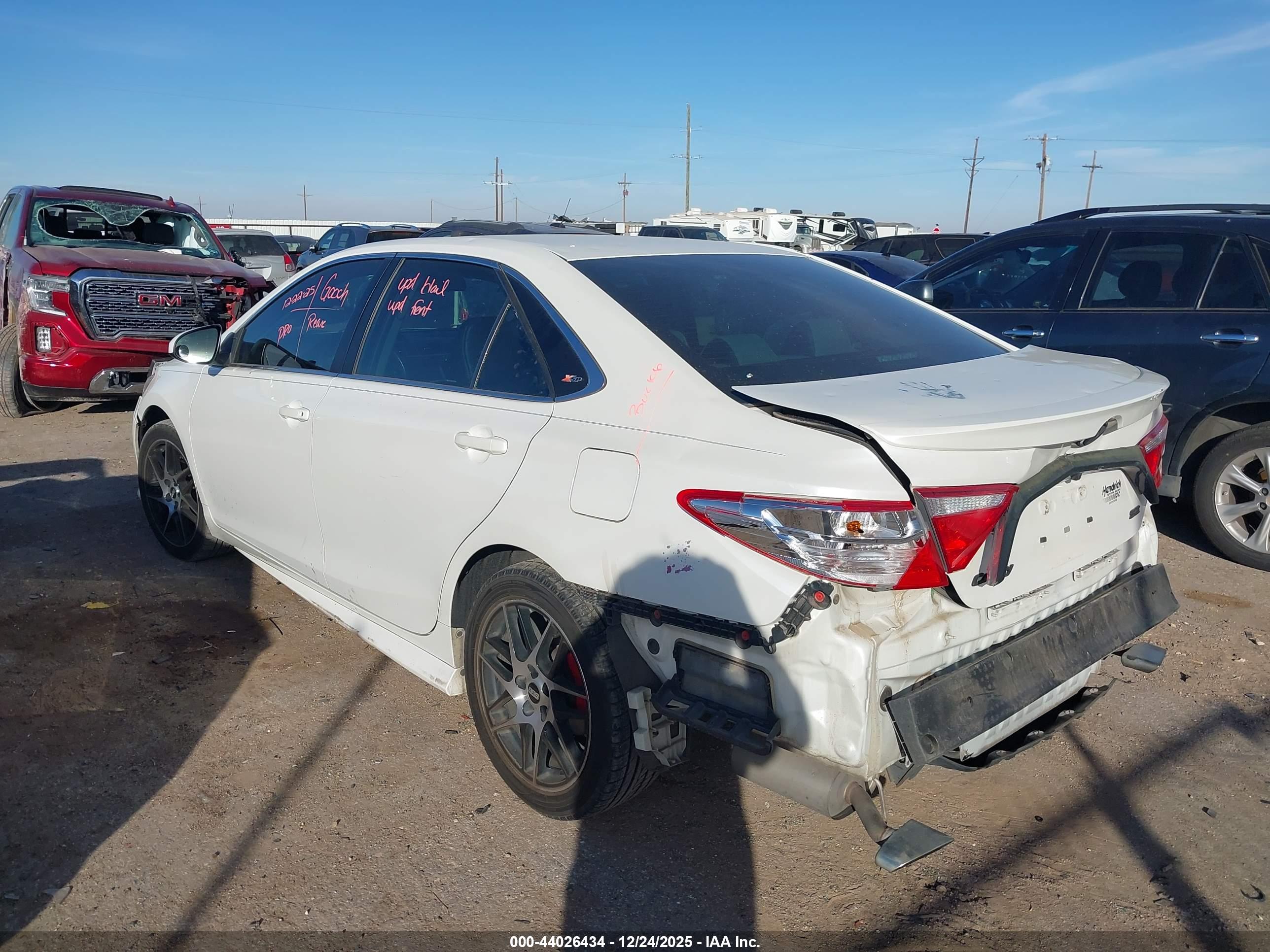 TOYOTA CAMRY image 3