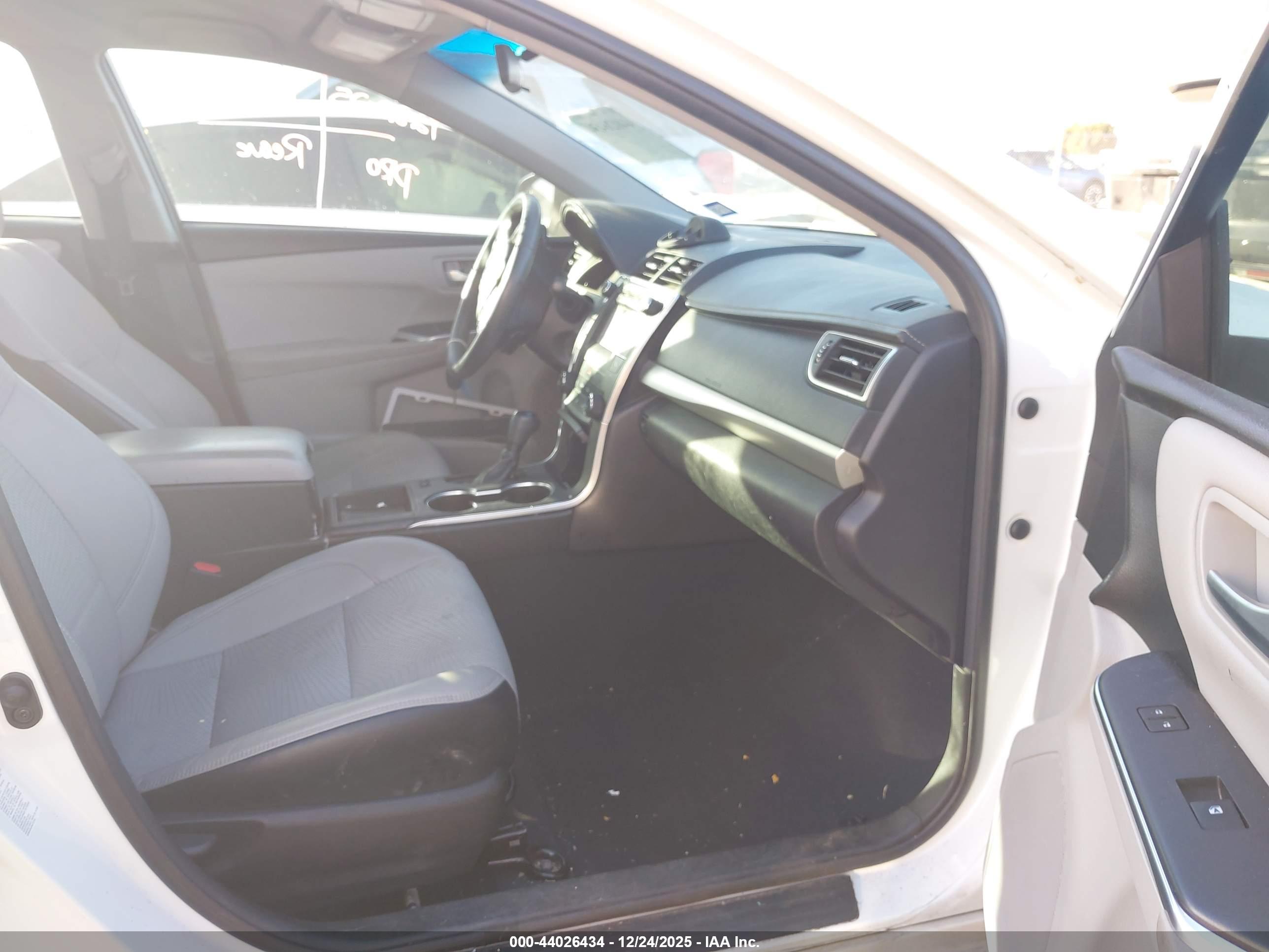 TOYOTA CAMRY image 5
