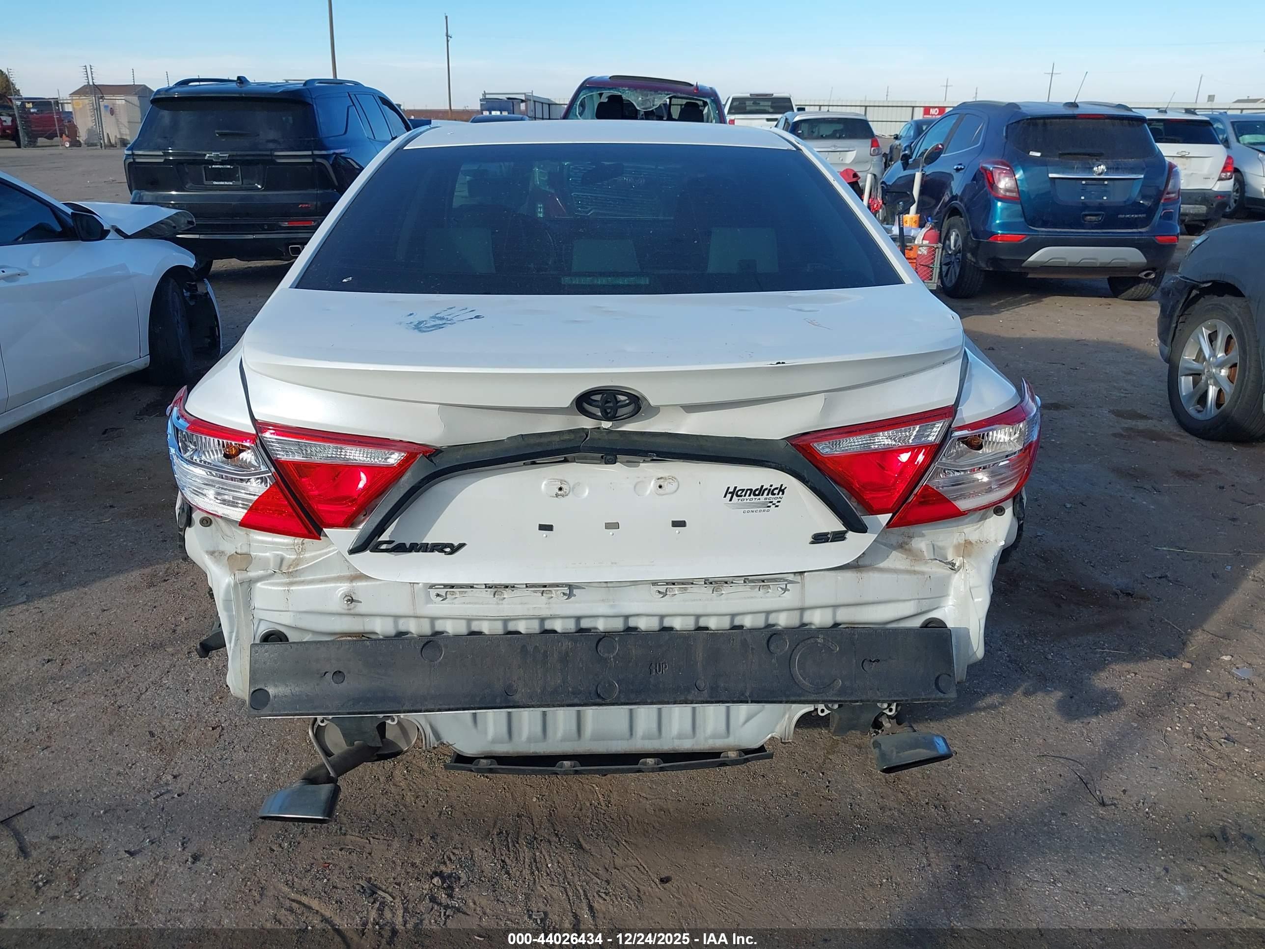 TOYOTA CAMRY image 6
