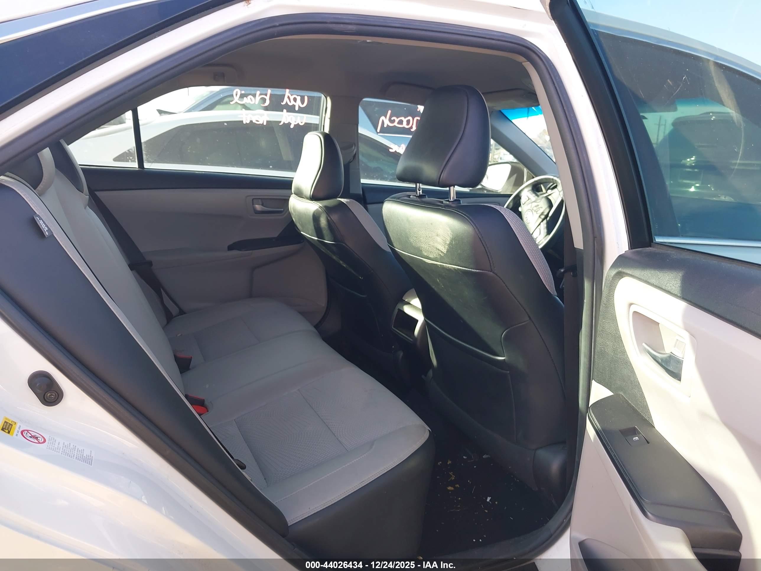 TOYOTA CAMRY image 8