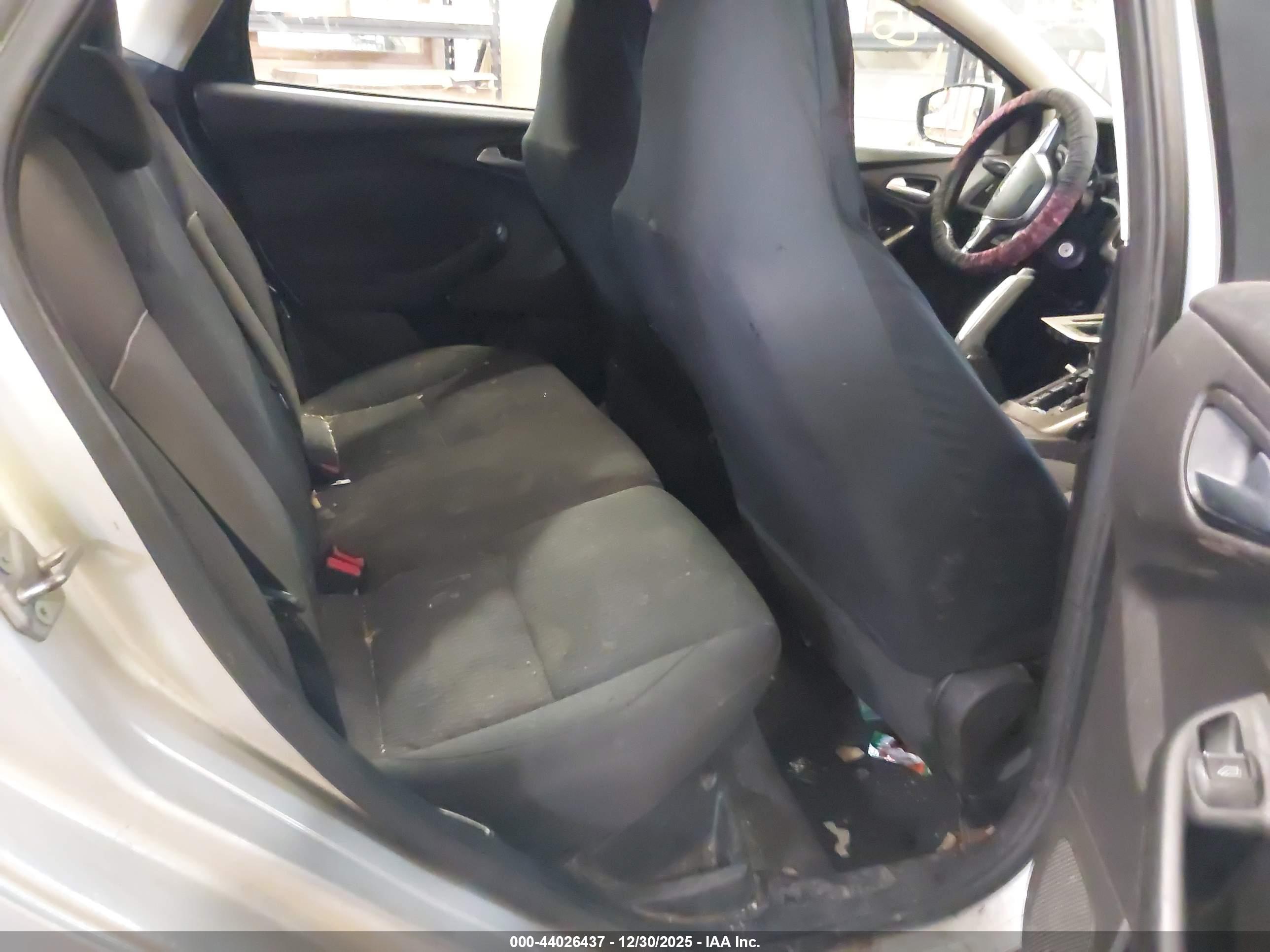 FORD FOCUS image 8