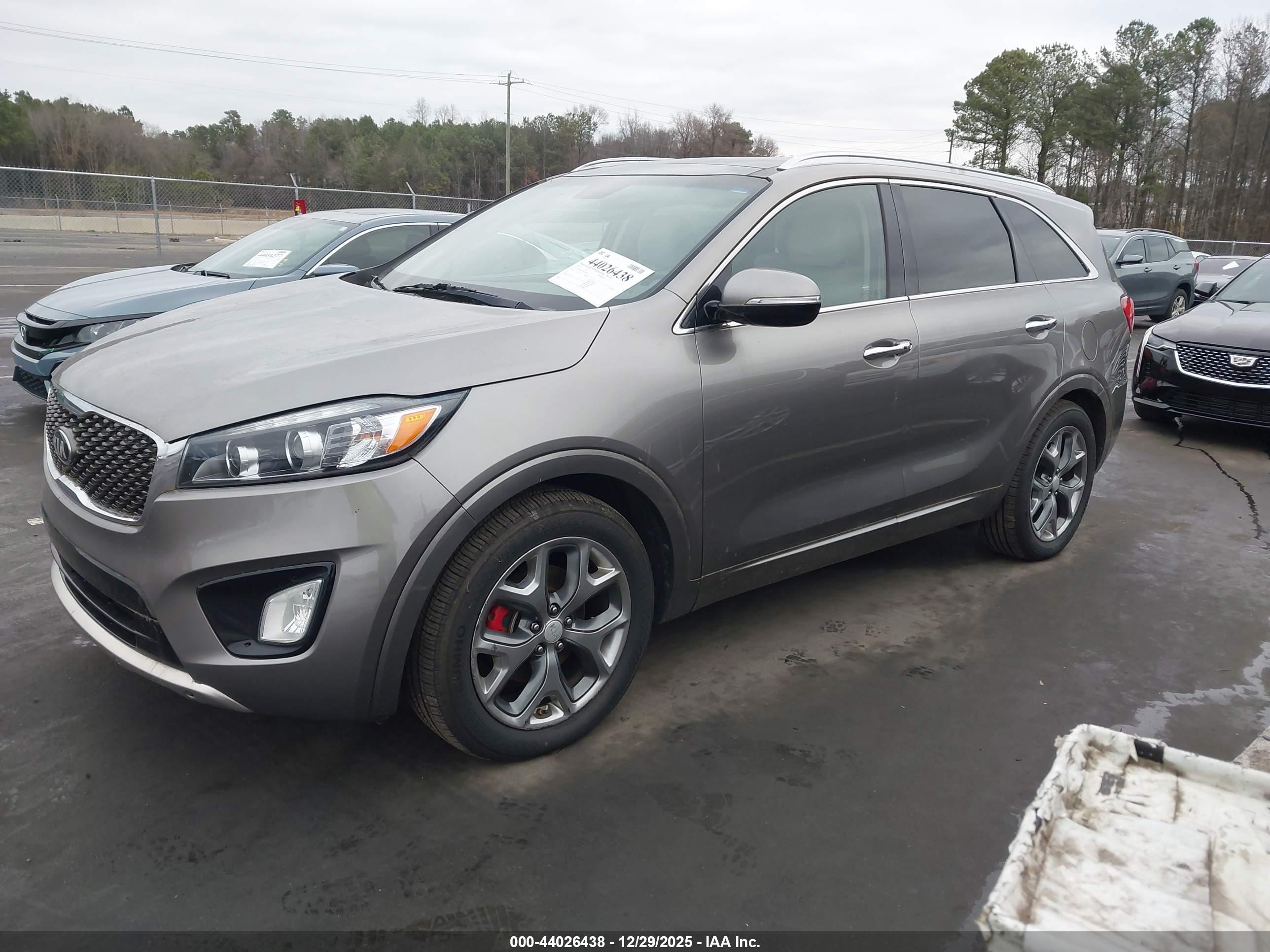 KIA SORENTO image 2