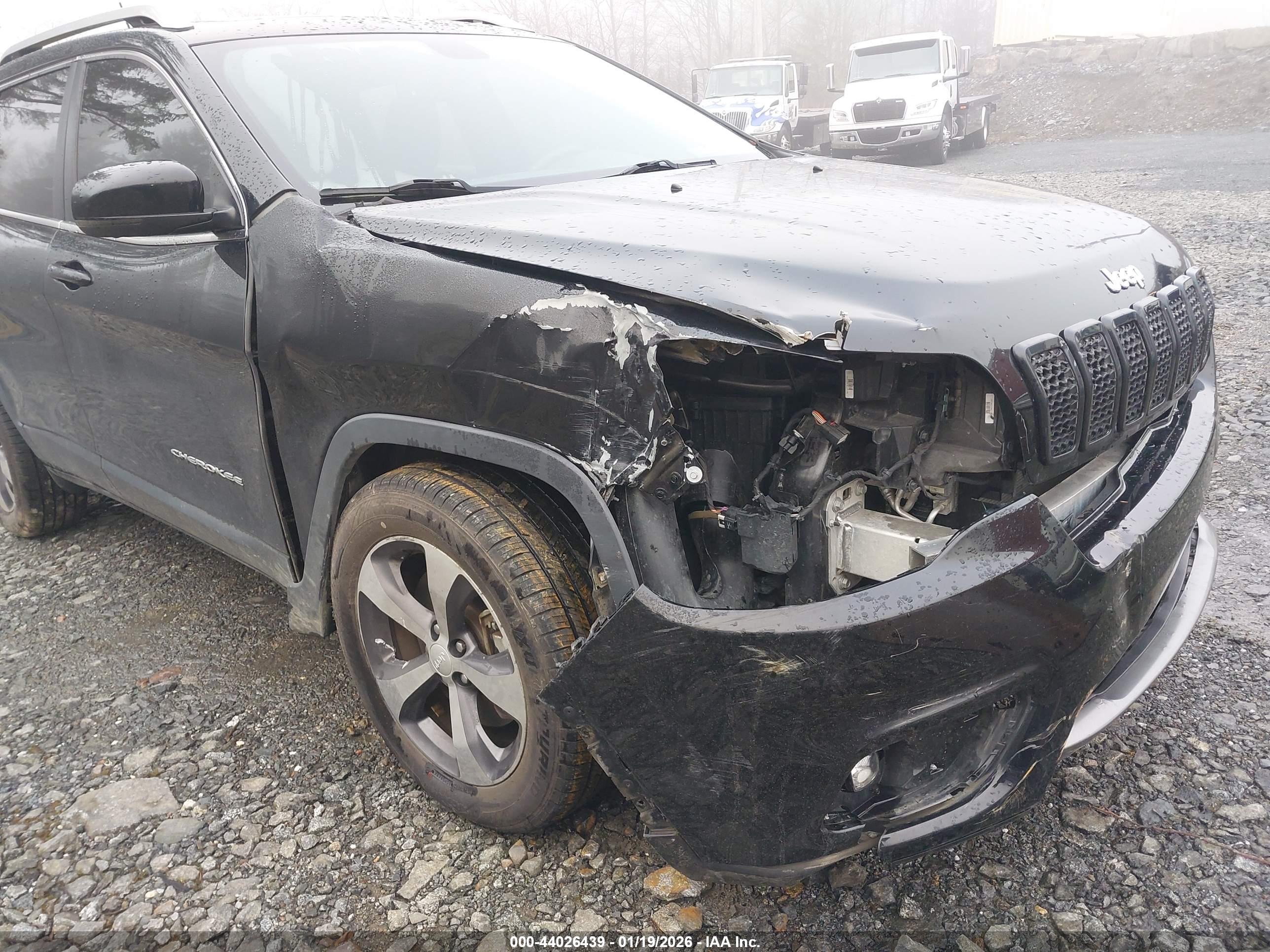 JEEP CHEROKEE image 6