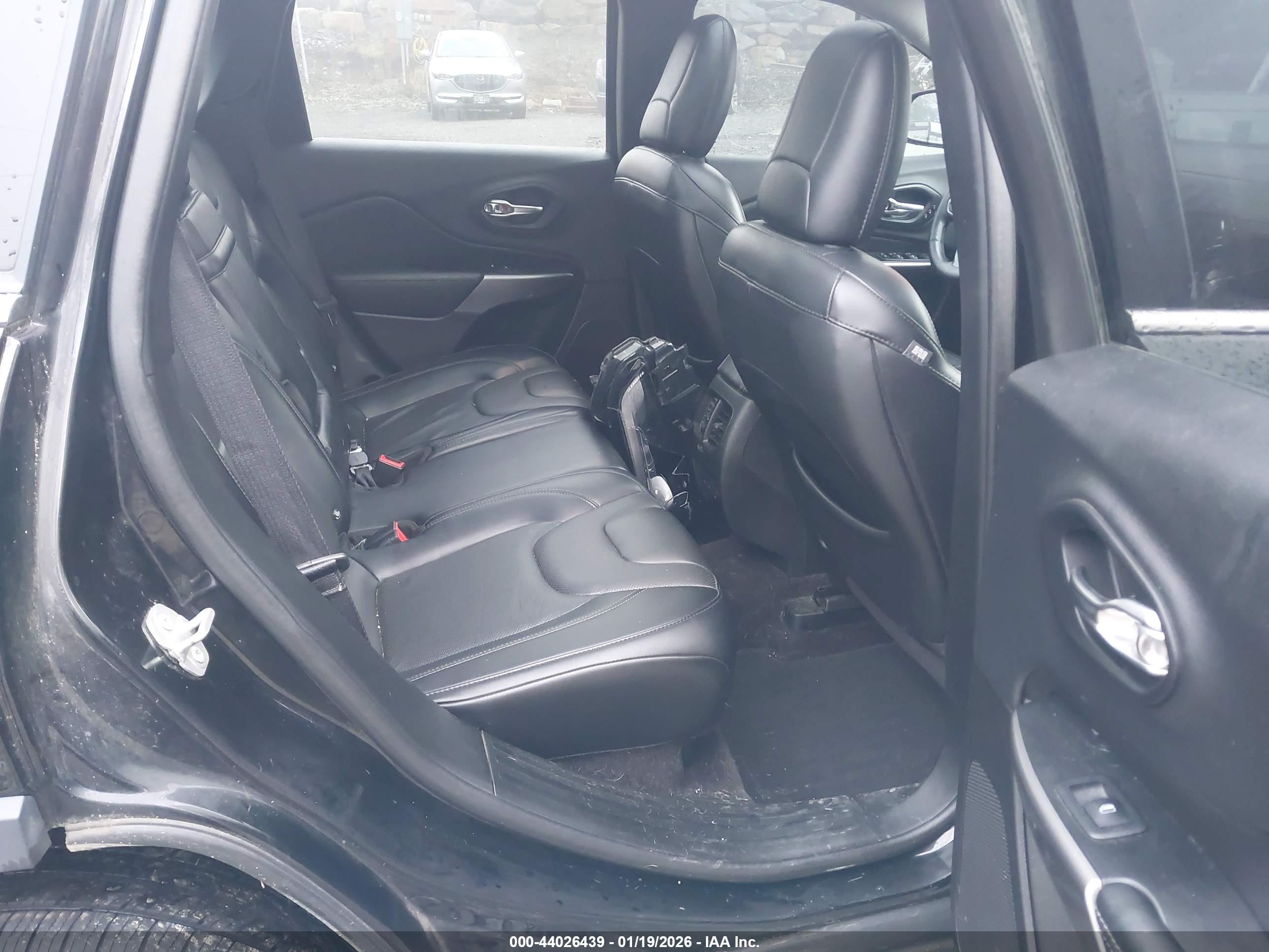 JEEP CHEROKEE image 8