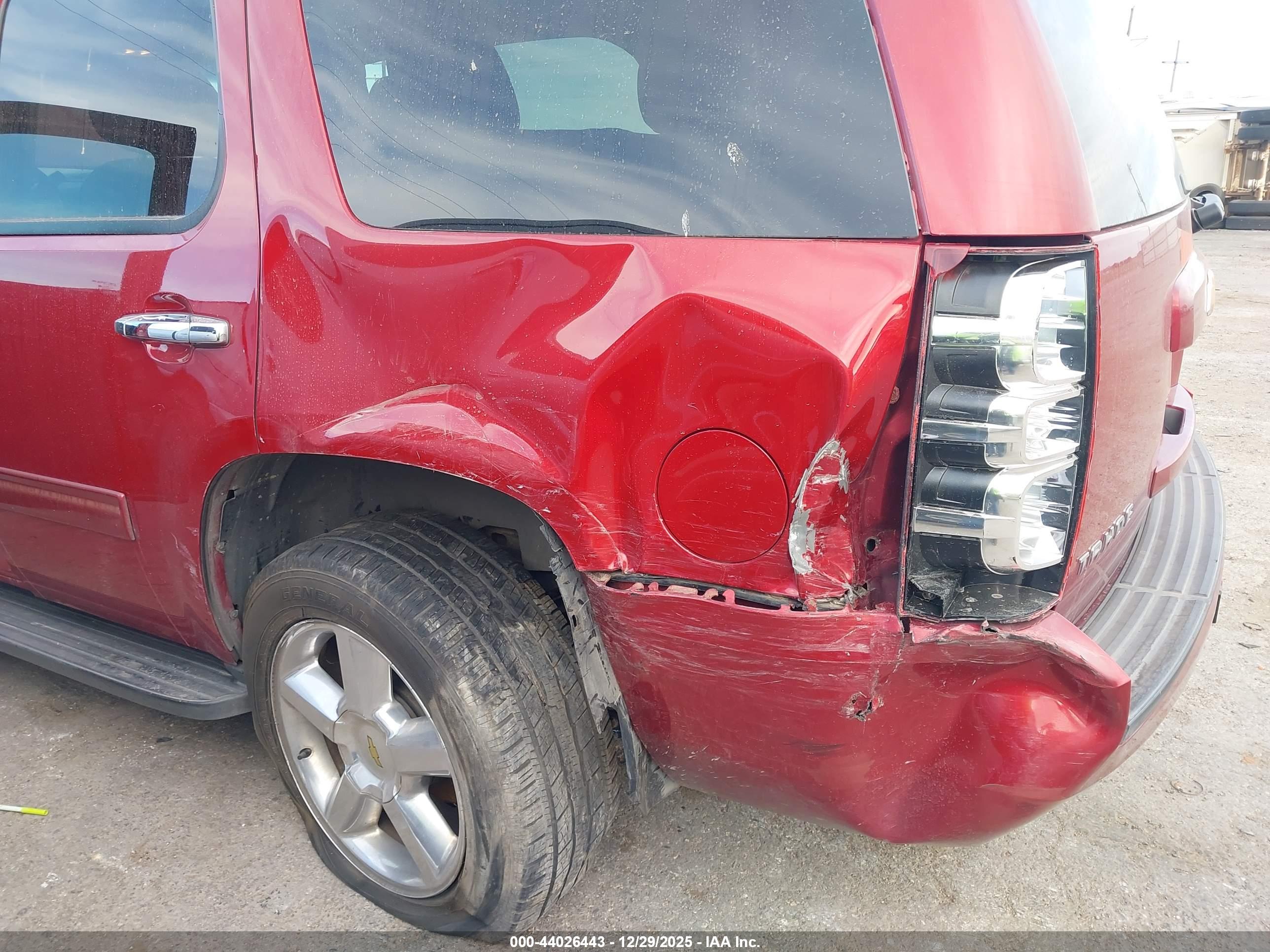 CHEVROLET TAHOE image 6