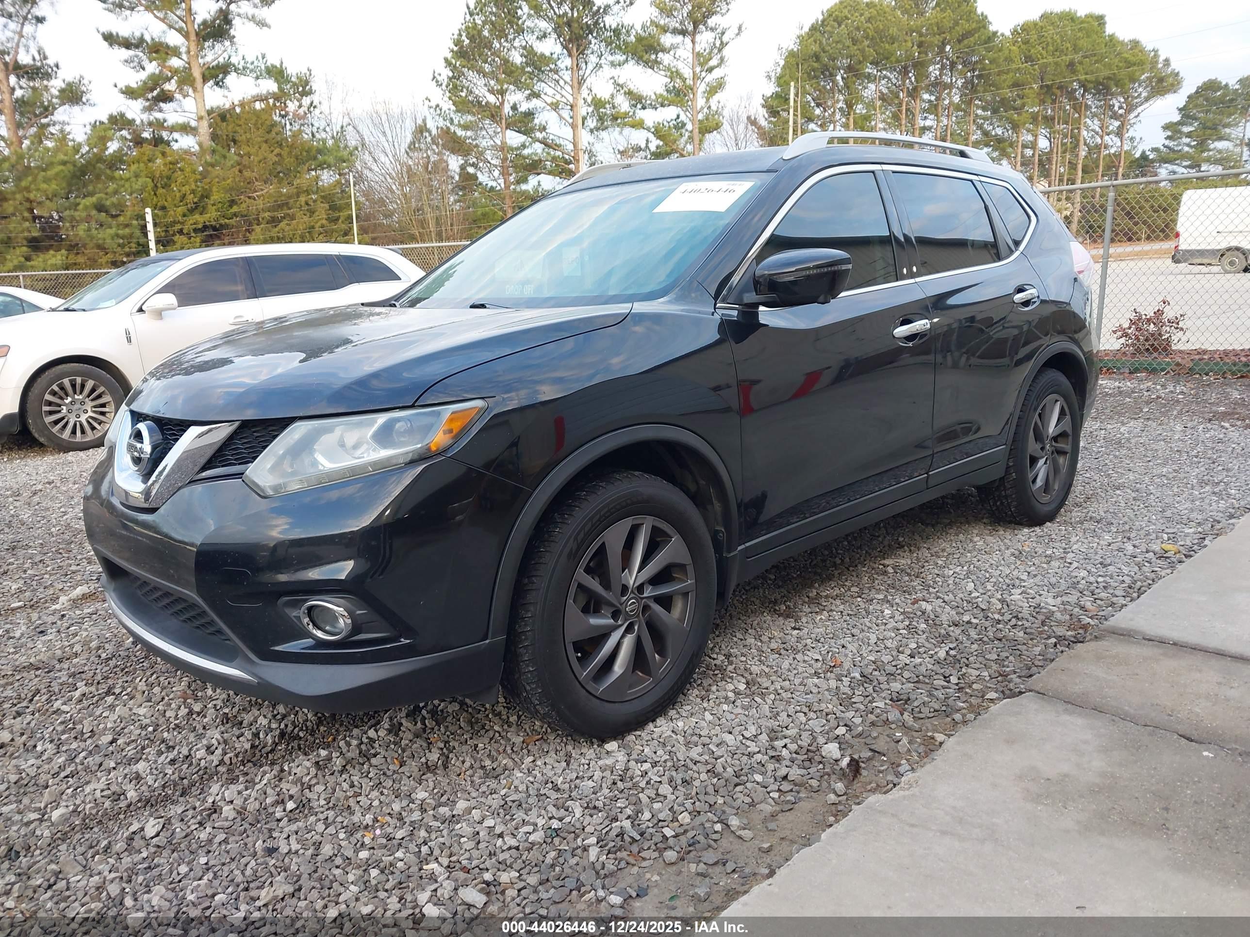 NISSAN ROGUE image 2