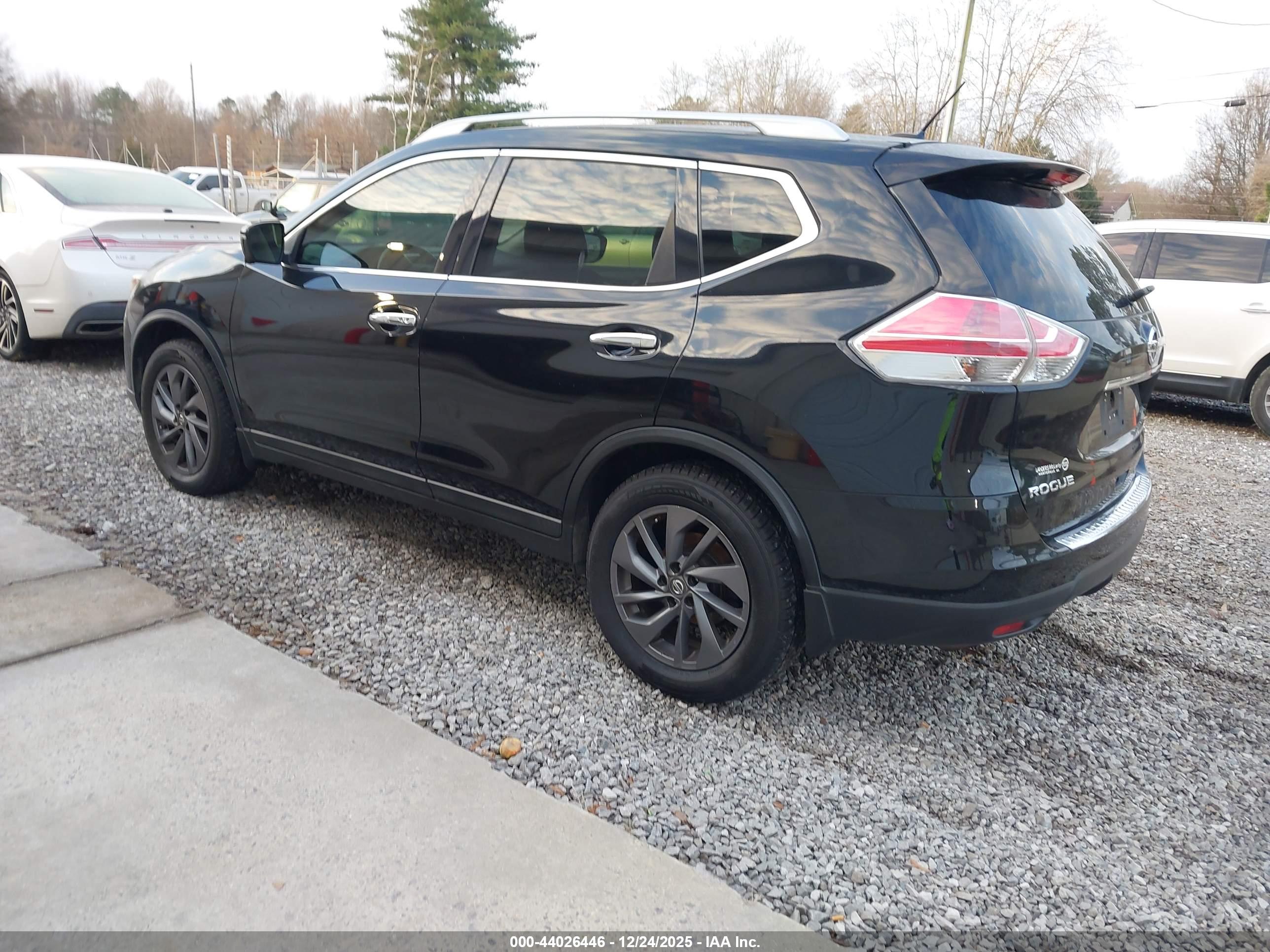NISSAN ROGUE image 3