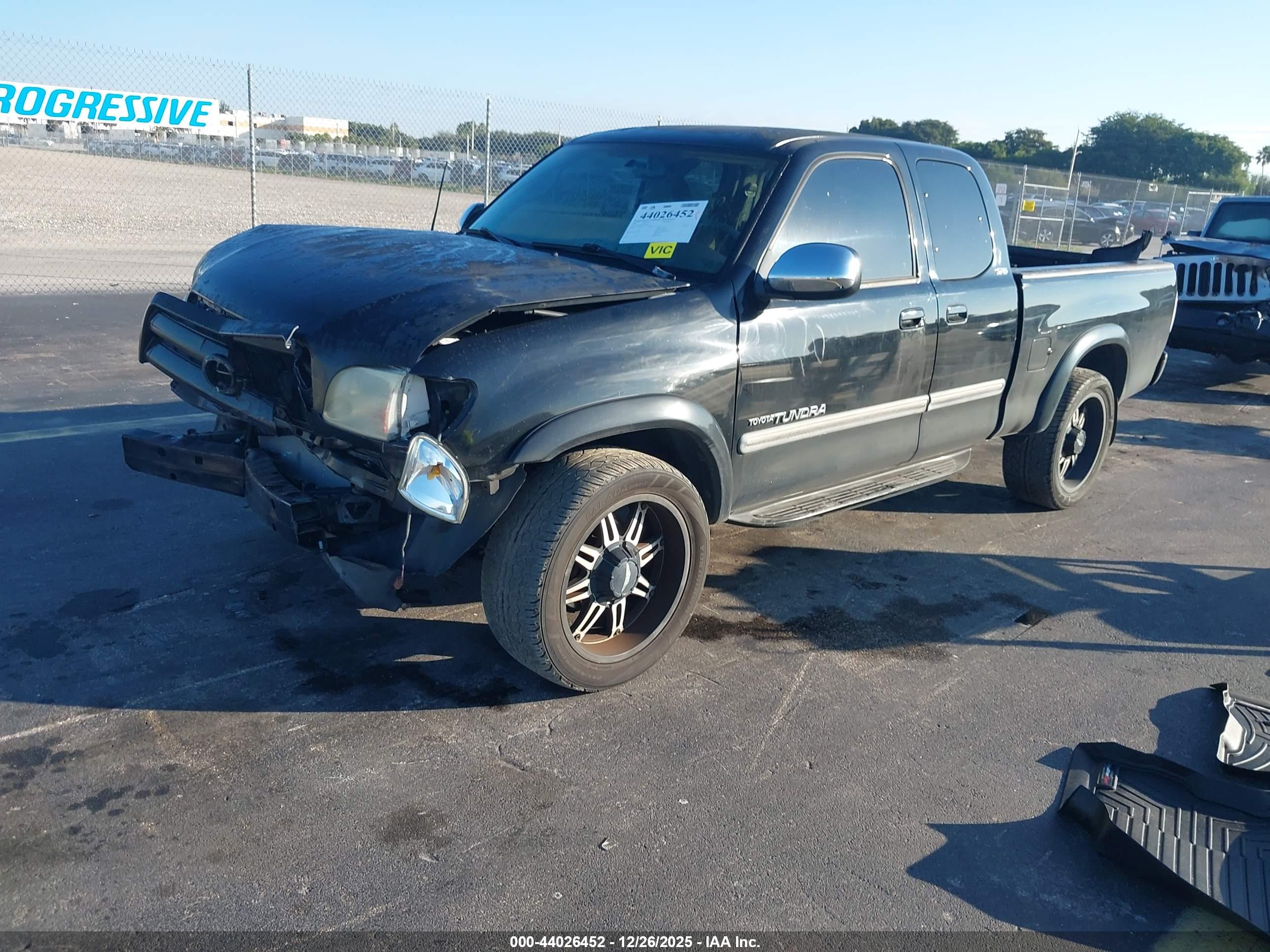 TOYOTA TUNDRA image 2