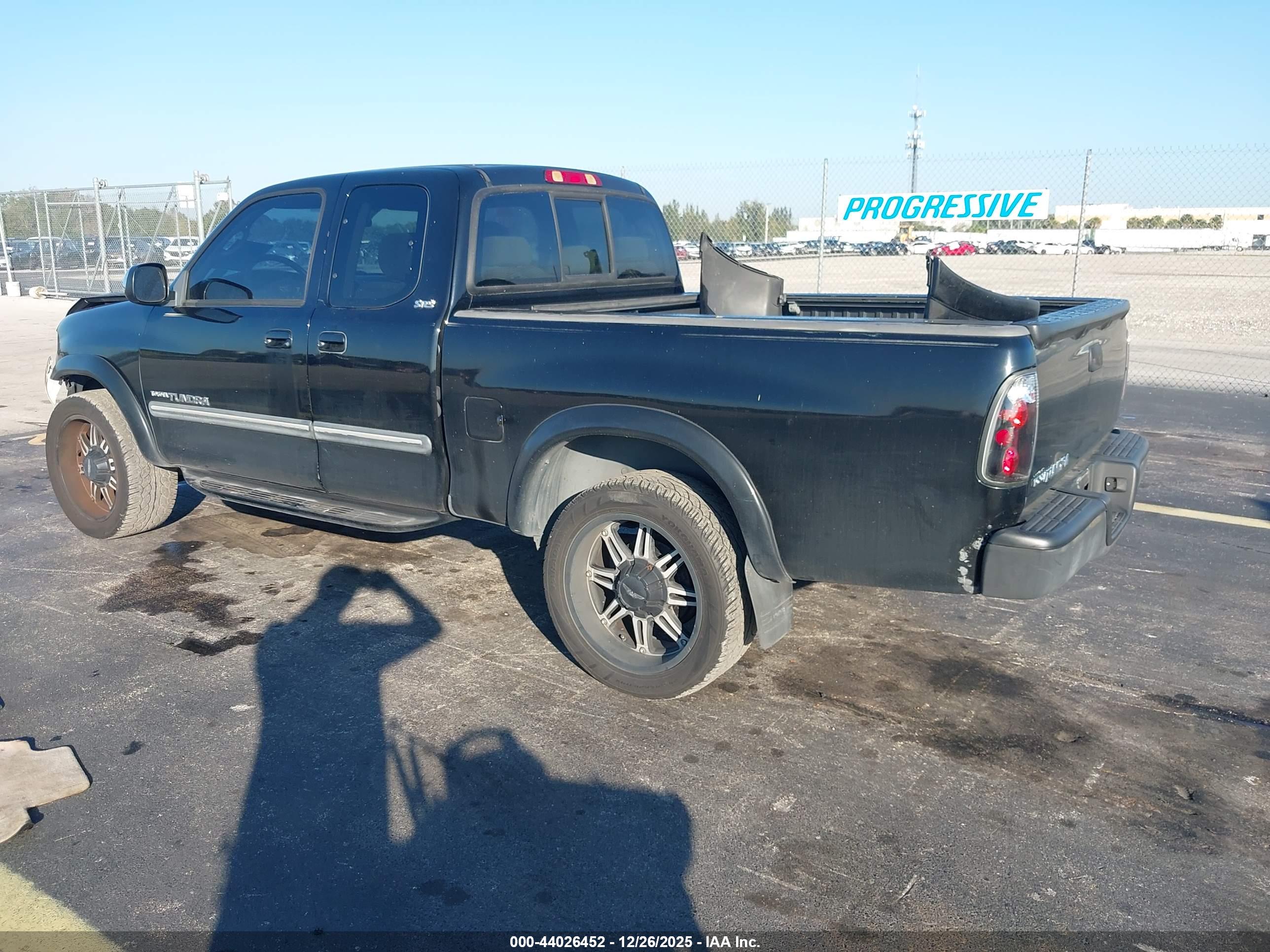 TOYOTA TUNDRA image 3