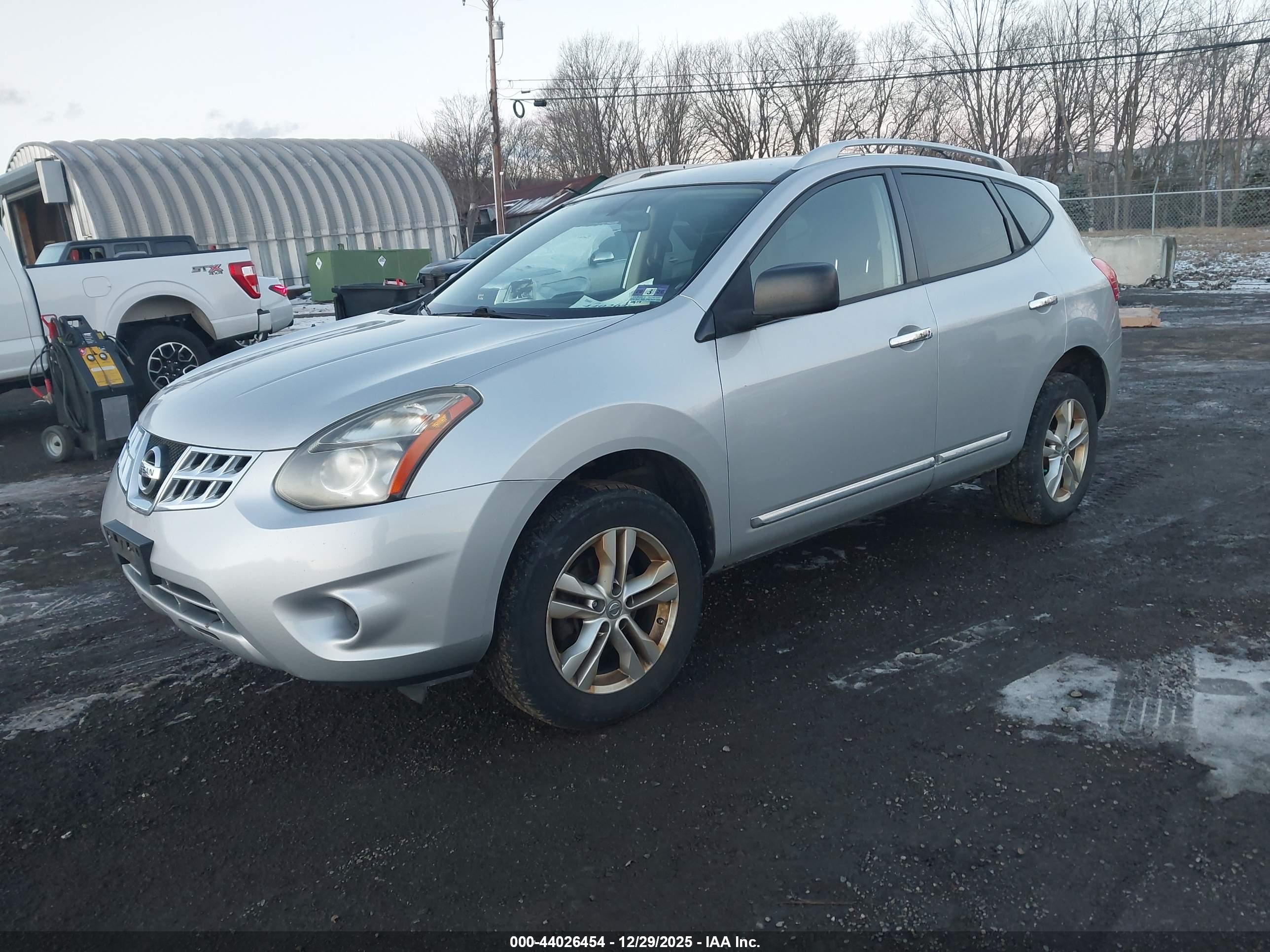 NISSAN ROGUE image 2