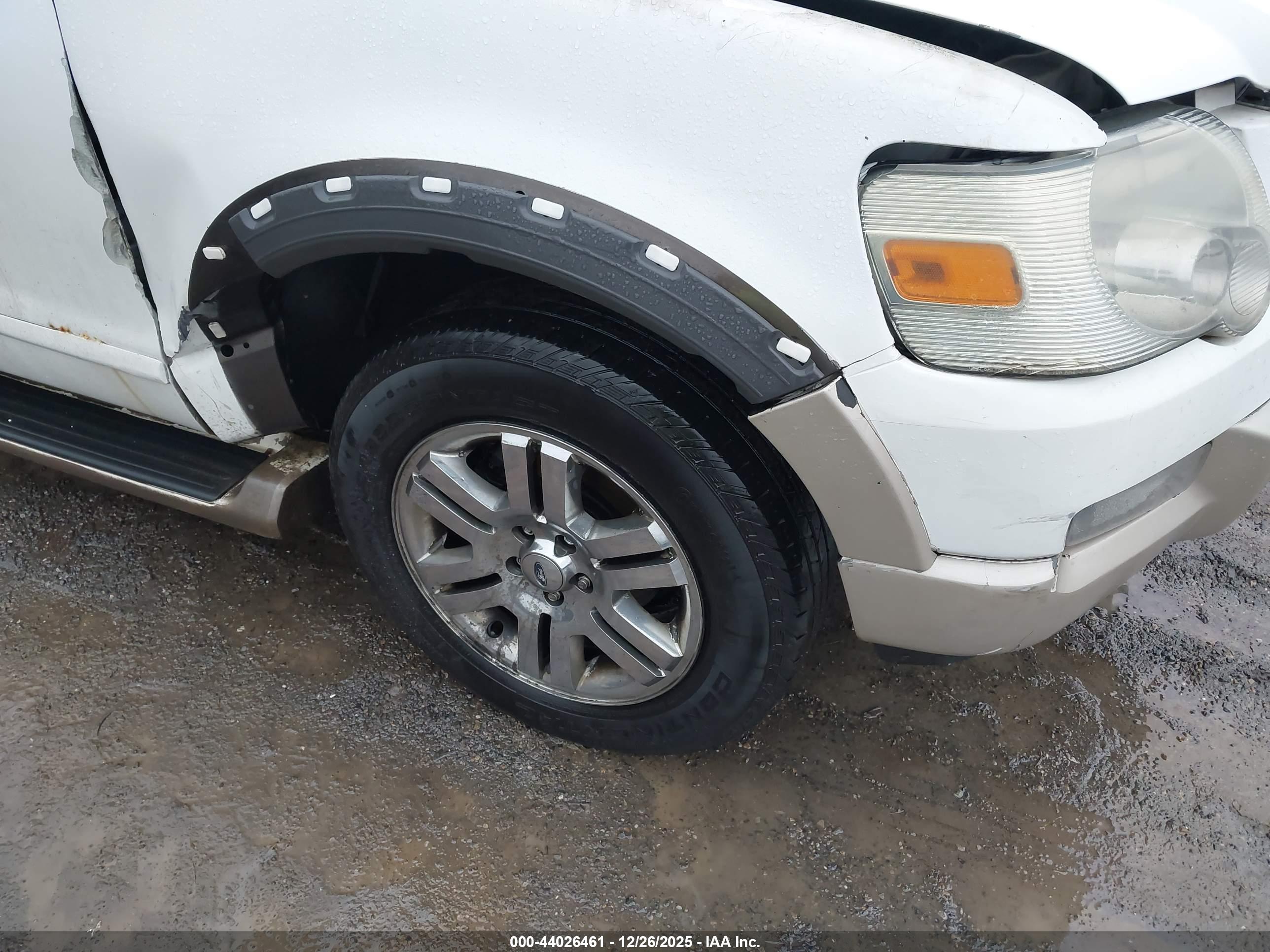FORD EXPLORER image 6