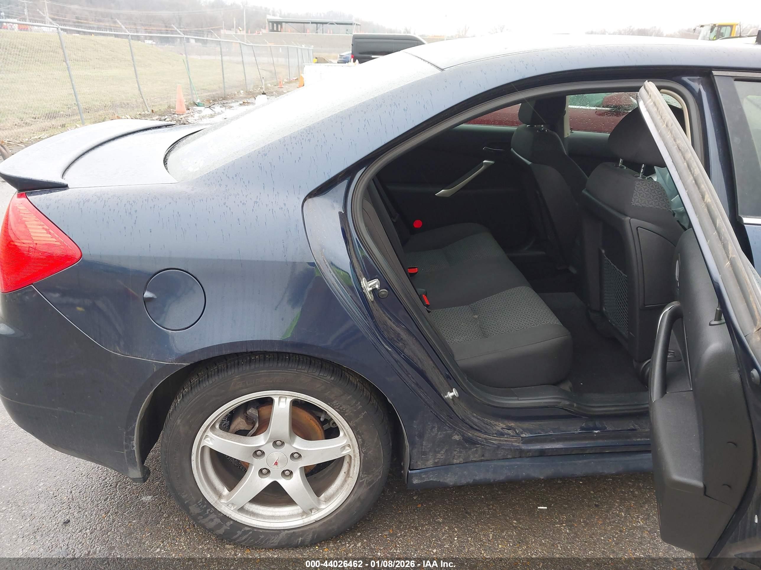 PONTIAC G6 image 8