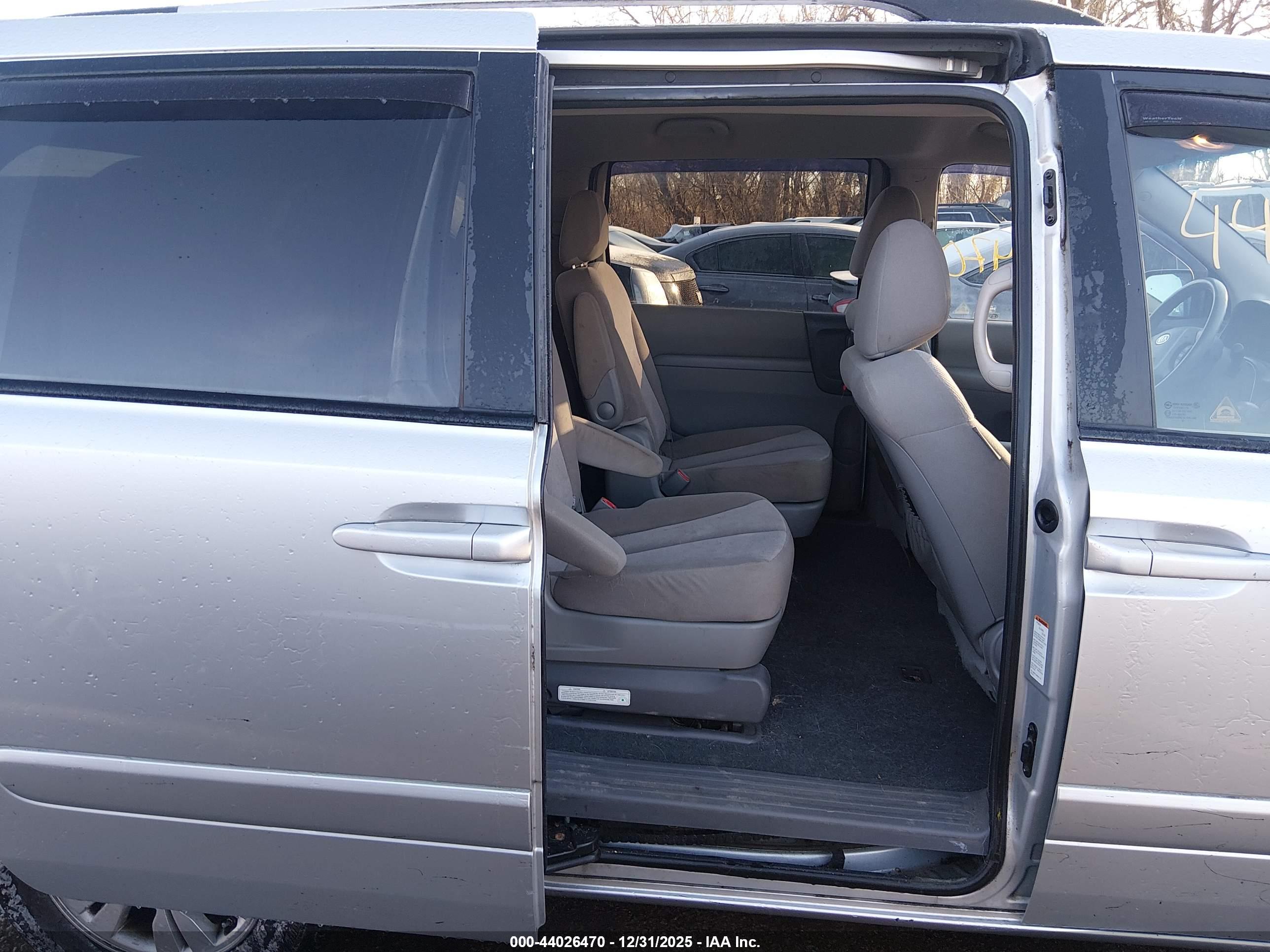 KIA SEDONA image 8
