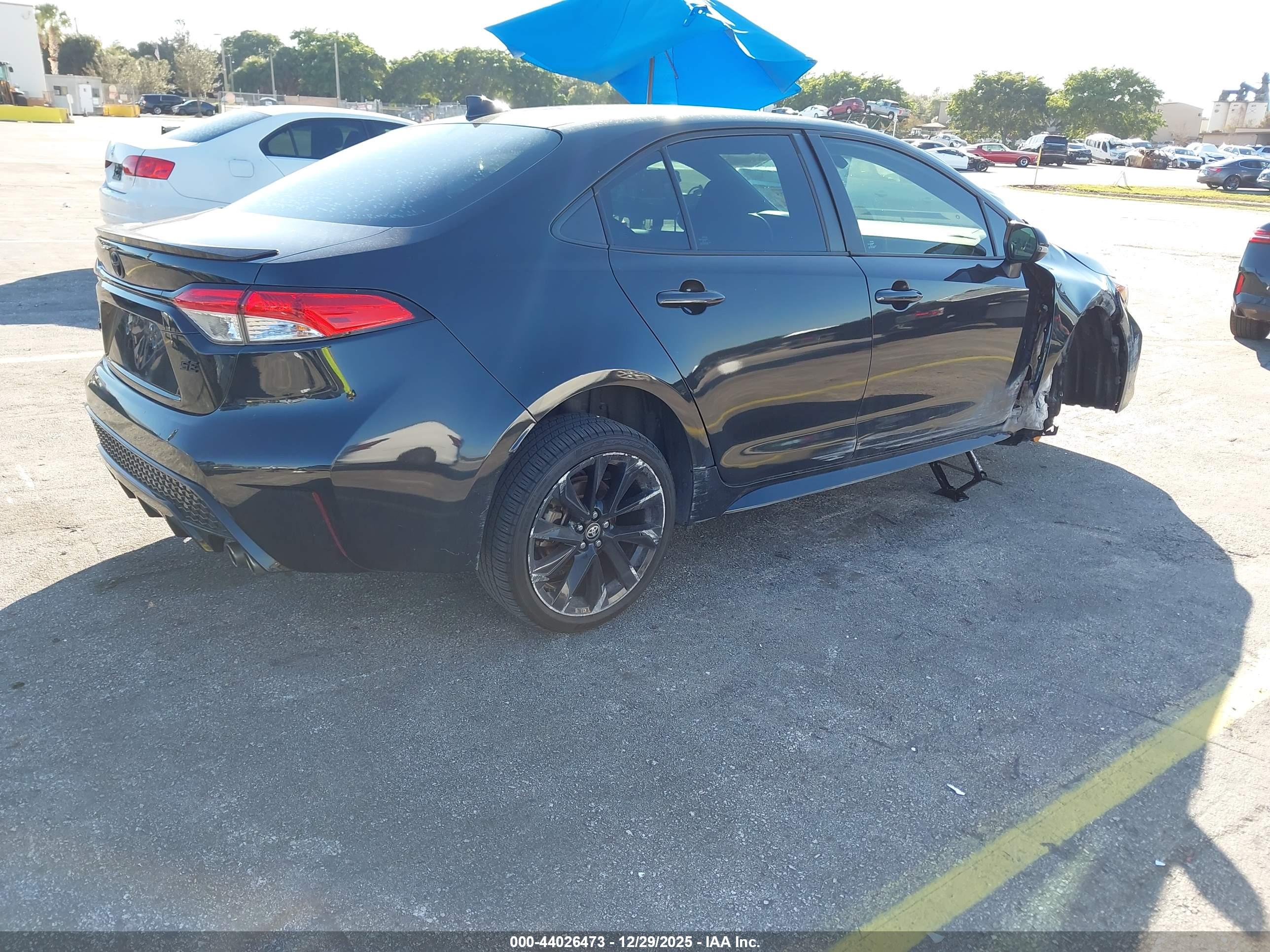 TOYOTA COROLLA image 4