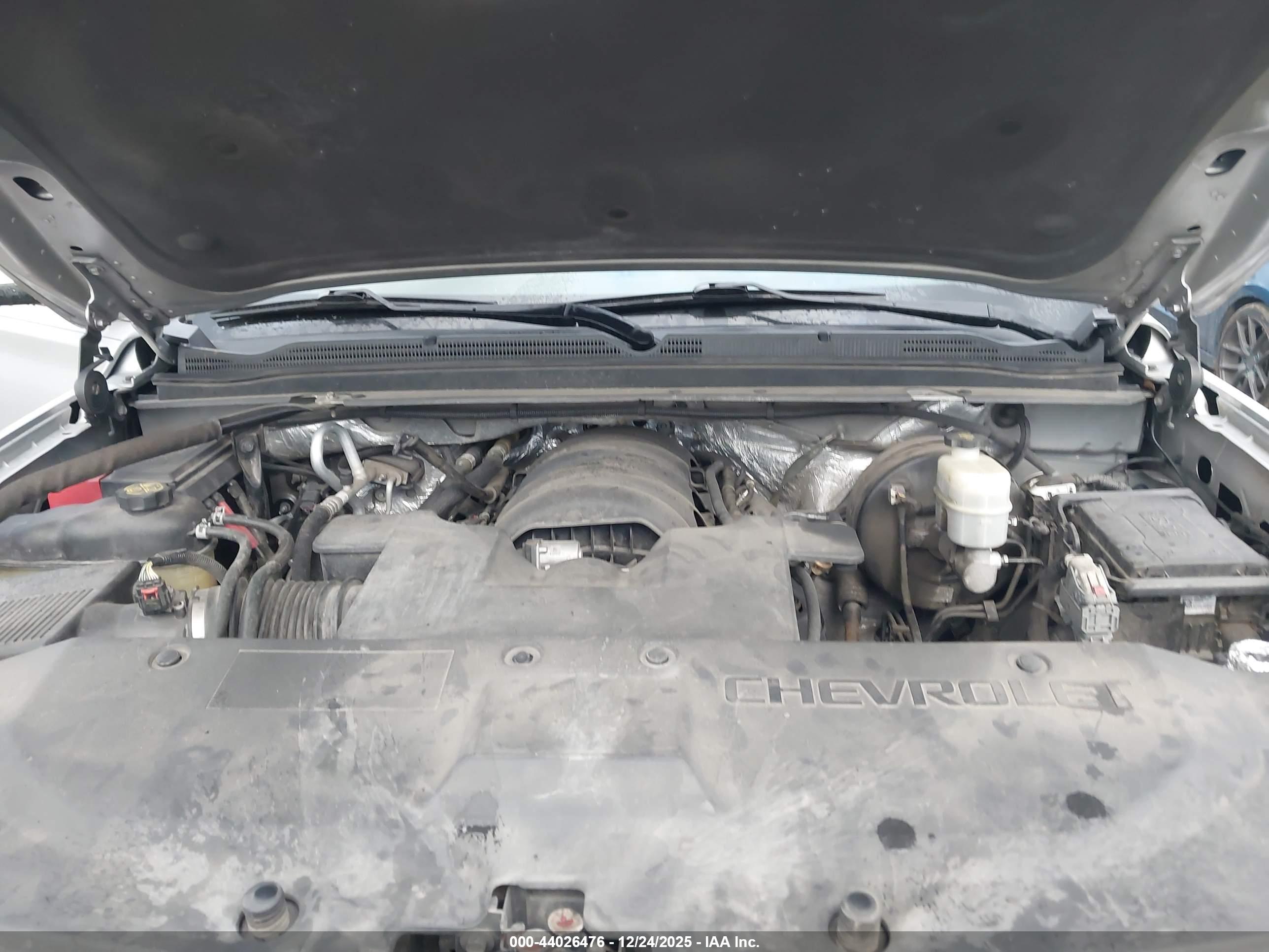 CHEVROLET SUBURBAN image 10