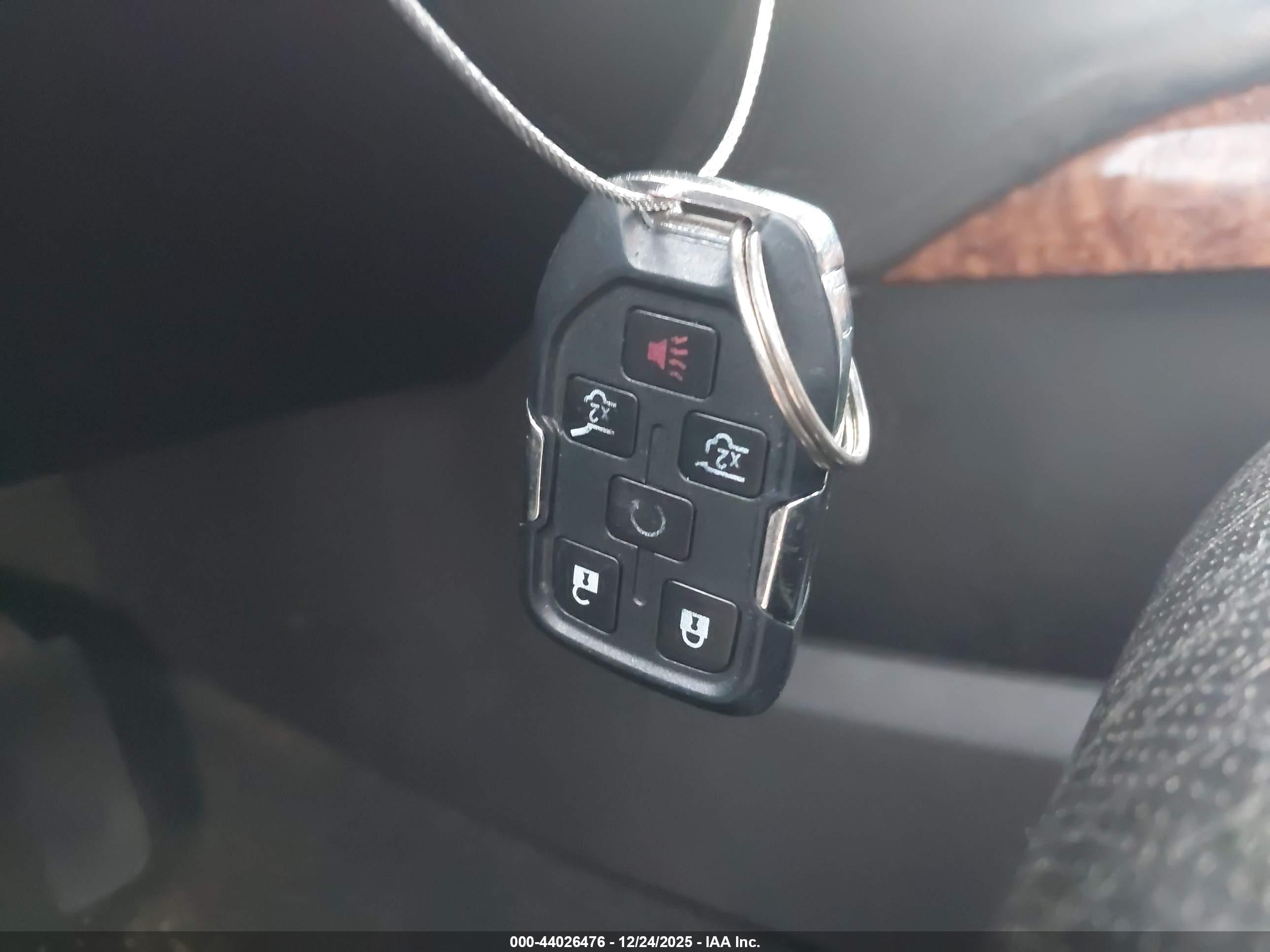 CHEVROLET SUBURBAN image 11
