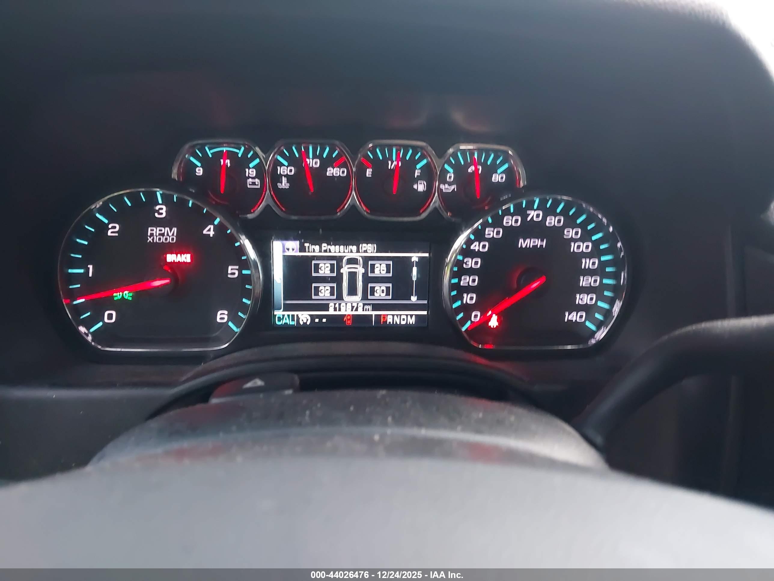 CHEVROLET SUBURBAN image 7
